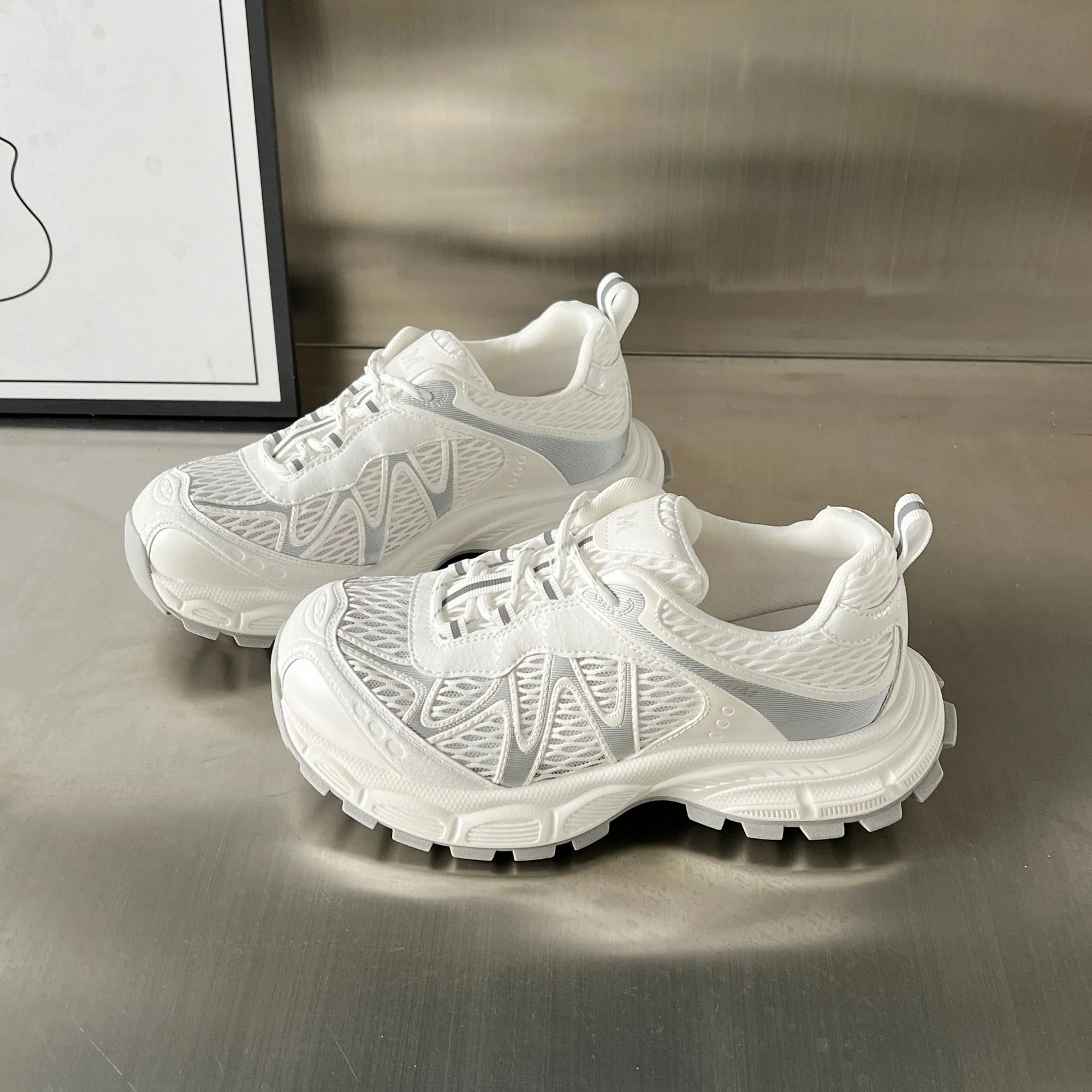 Damen Sportliche Trail Sneakers mit atmungsaktiver Mesh-Oberfläche und rutschfester Sohle Heidi Mode - Image 3