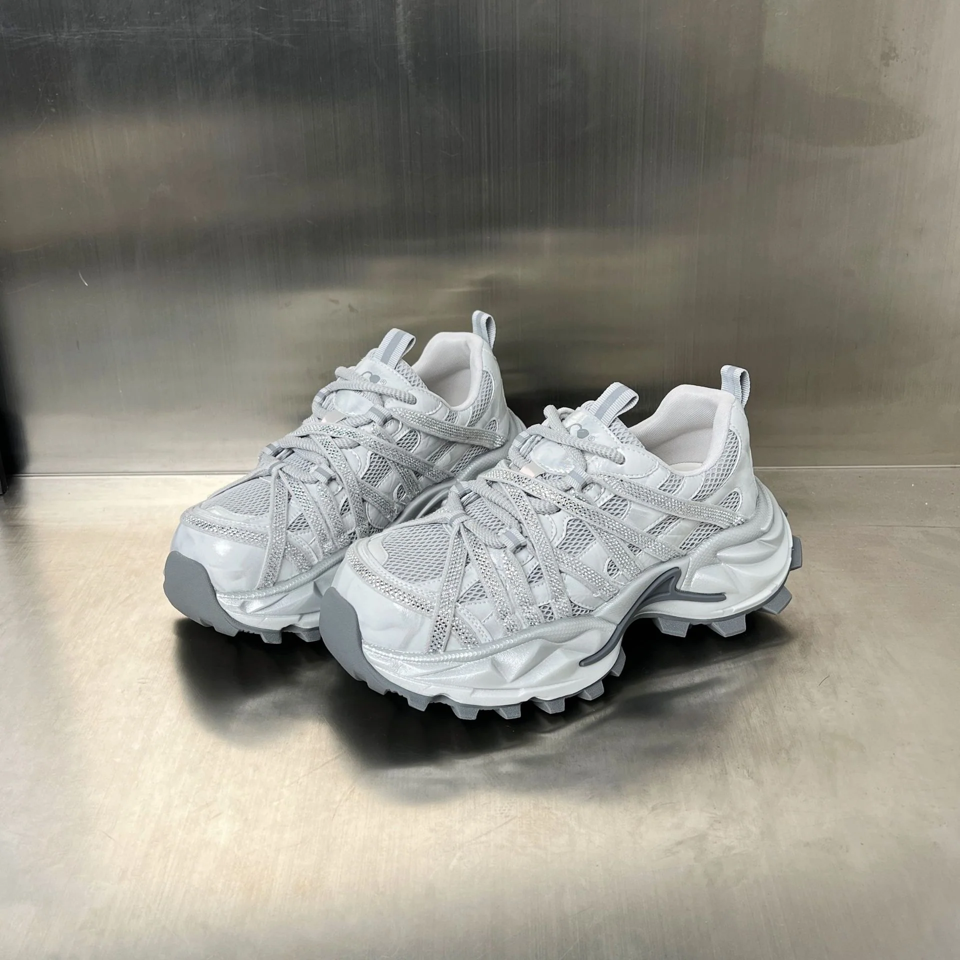 Damen Sportliche Trailrunning-Sneaker mit atmungsaktiver Mesh-Oberfläche und rutschfester Sohle Heidi Mode - Image 7