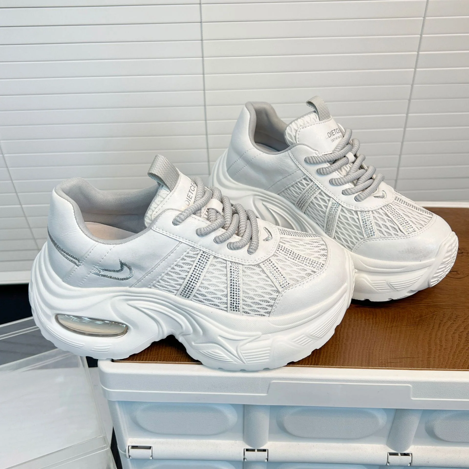 Damen Sportliche Trend-Sneaker mit atmungsaktiver Mesh-Oberfläche und dämpfendem Fußbett Heidi Mode - Image 4