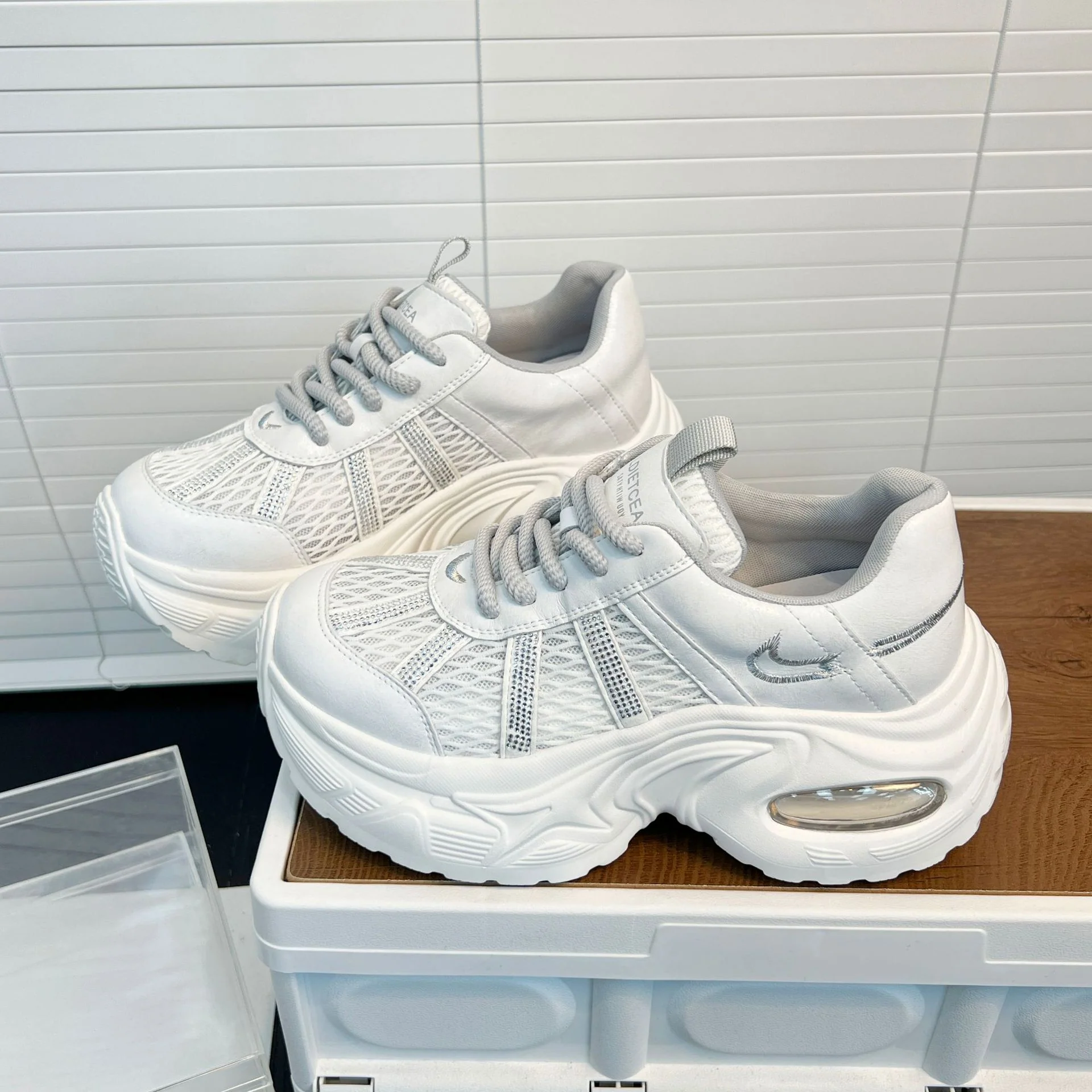 Damen Sportliche Trend-Sneaker mit atmungsaktiver Mesh-Oberfläche und dämpfendem Fußbett Heidi Mode - Image 7