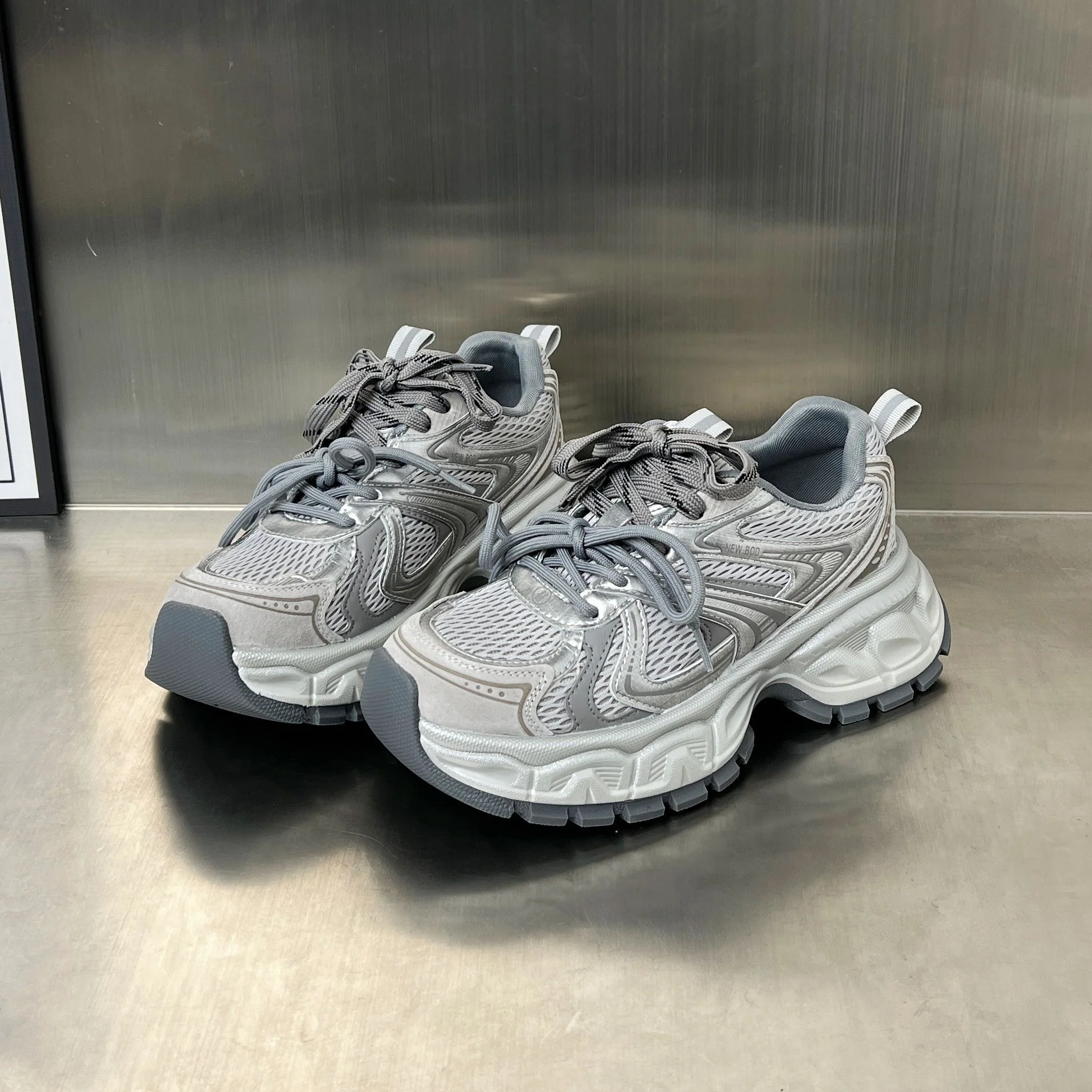 Damen Sportliche Trend-Sneaker mit rutschfester Sohle und atmungsaktivem Mesh-Heidi Mode - Image 2