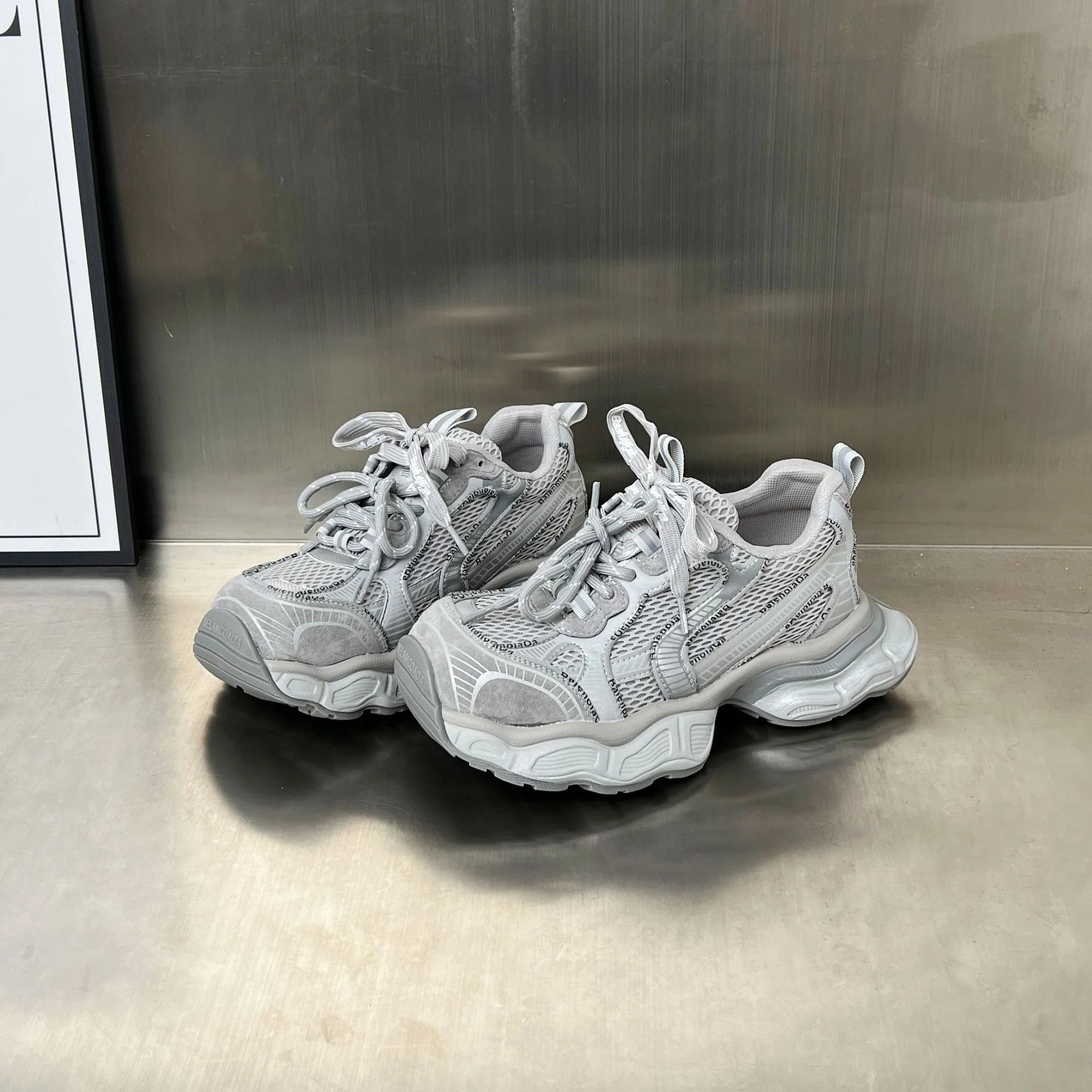 Damen Sportliche und atmungsaktive Sneakers mit innovativem Dämpfungssystem Heidi Mode - Image 2