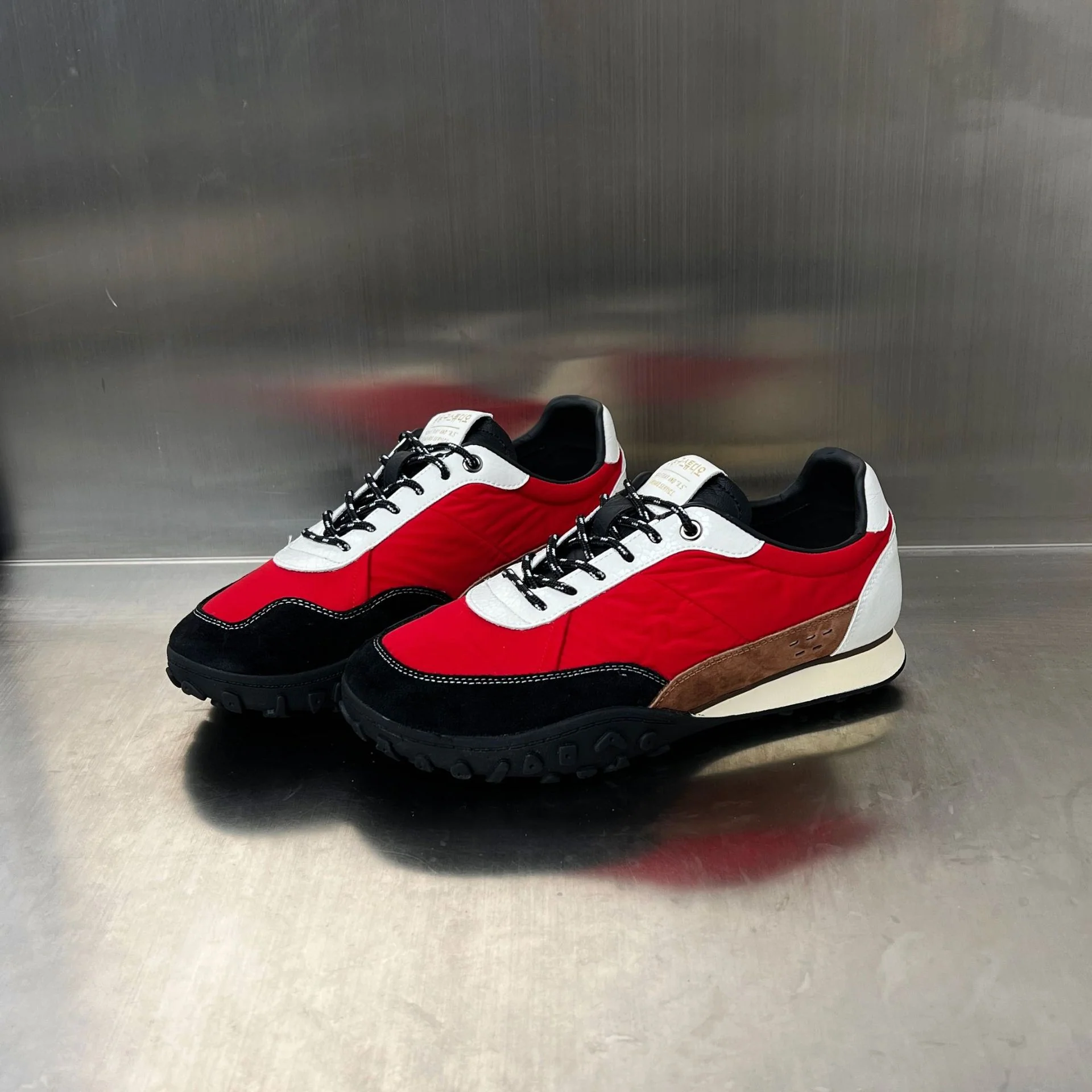 Damen Sportliche und elegante Freizeit-Sneaker mit gepolstertem Innenfutter und rutschfester Sohle Heidi Mode - Image 7