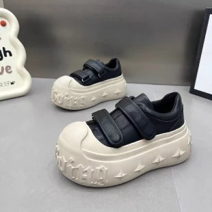 Damen Sportliche Veloursleder Sneaker mit verstellbarem Klettverschluss Heidi Mode - Image 4