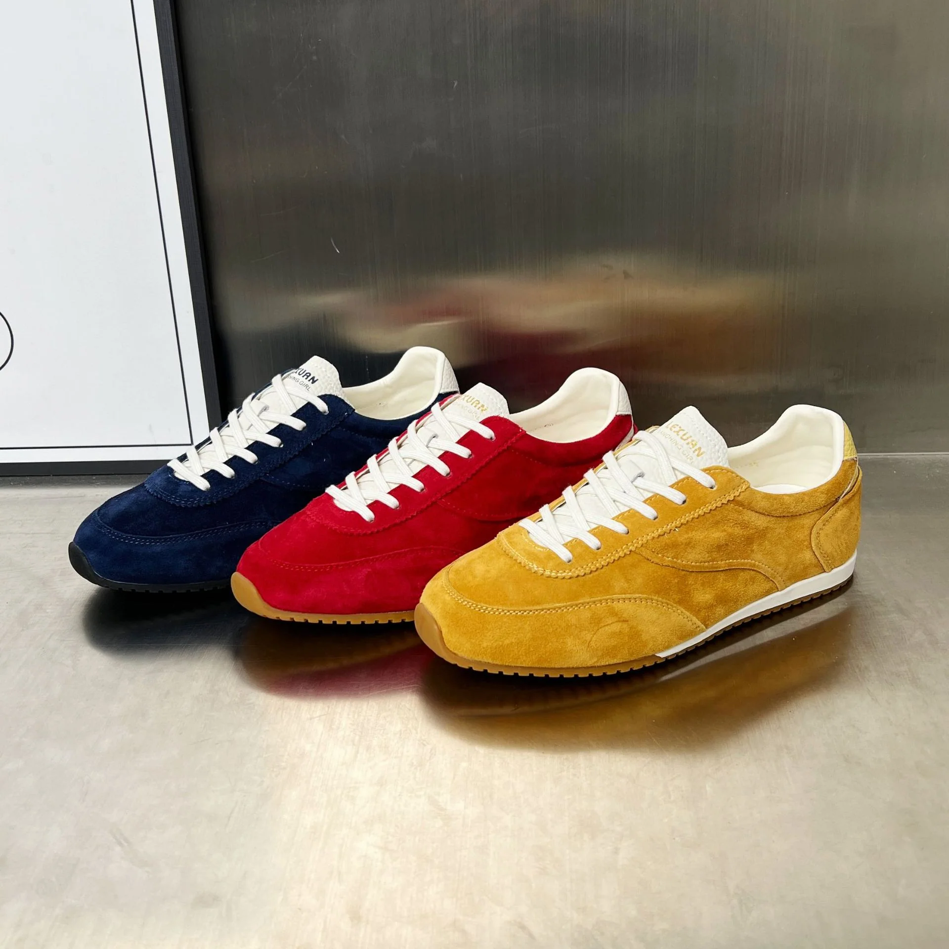 Damen Sportliche Wildleder Sneakers mit atmungsaktiver Oberflächenstruktur Heidi Mode - Image 3