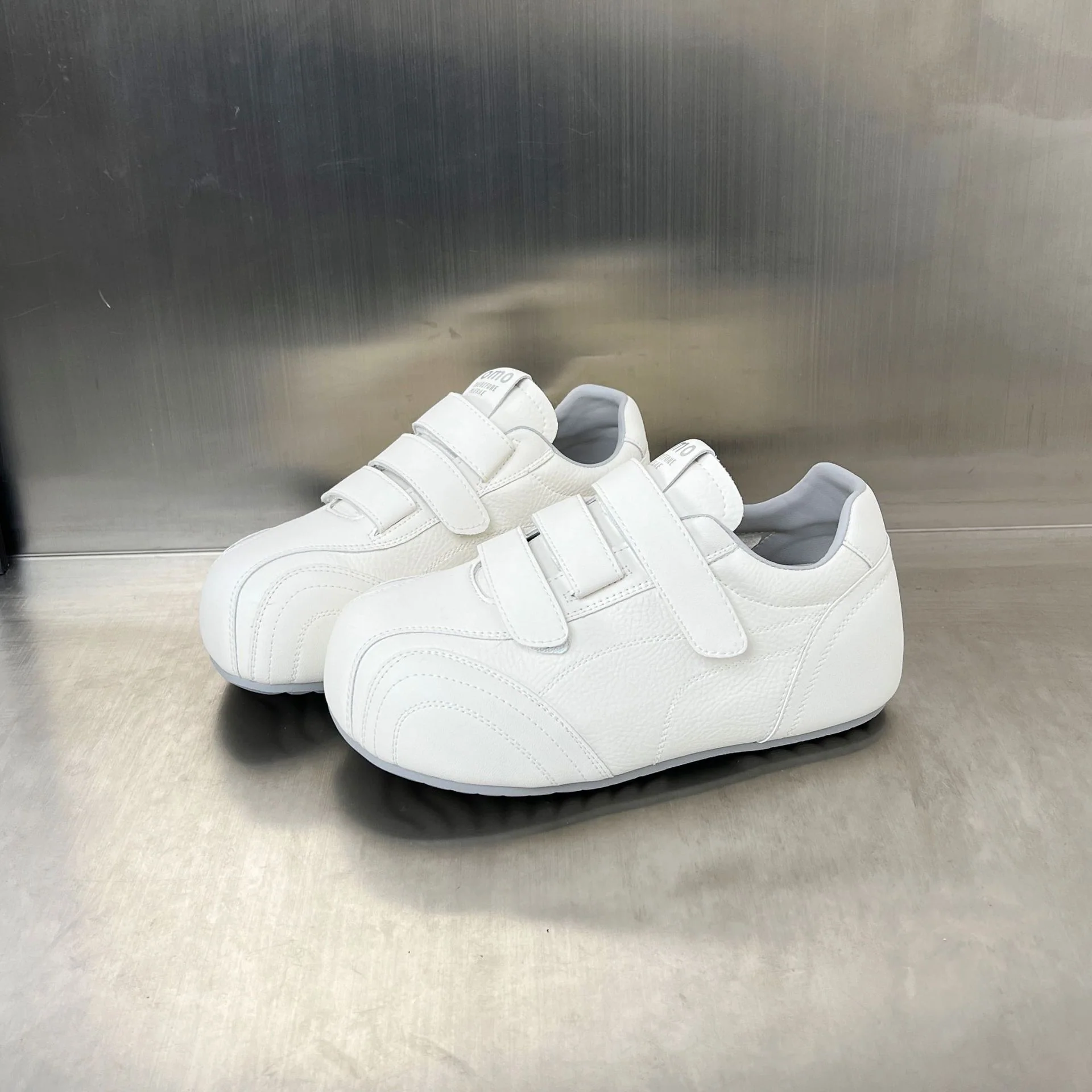Damen Sportschuhe mit verstellbarem Klettverschluss und rutschfester Sohle Heidi Mode - Image 6