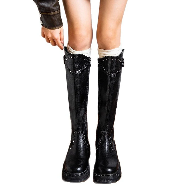 Damen Stiefel mit modischen Nietenakzenten und robustem Blockabsatz Heidi Mode - Image 5