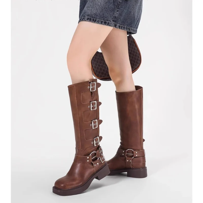 Damen Stiefel mit modischen Schnallen und robustem Blockabsatz Heidi Mode - Image 4