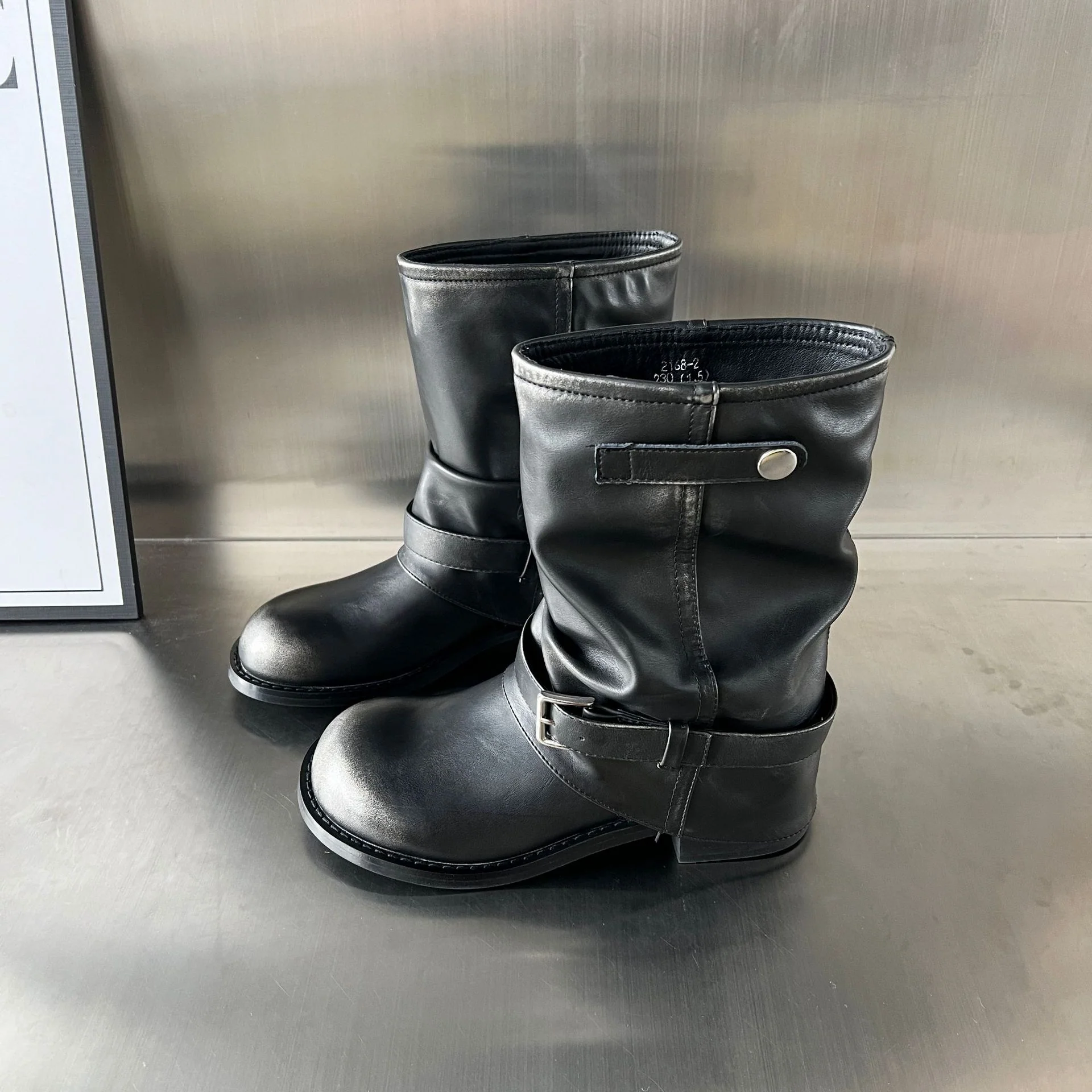 Damen Stiefel mit modischer Schließenverzierung und flexiblem Komfort Heidi Mode - Image 6