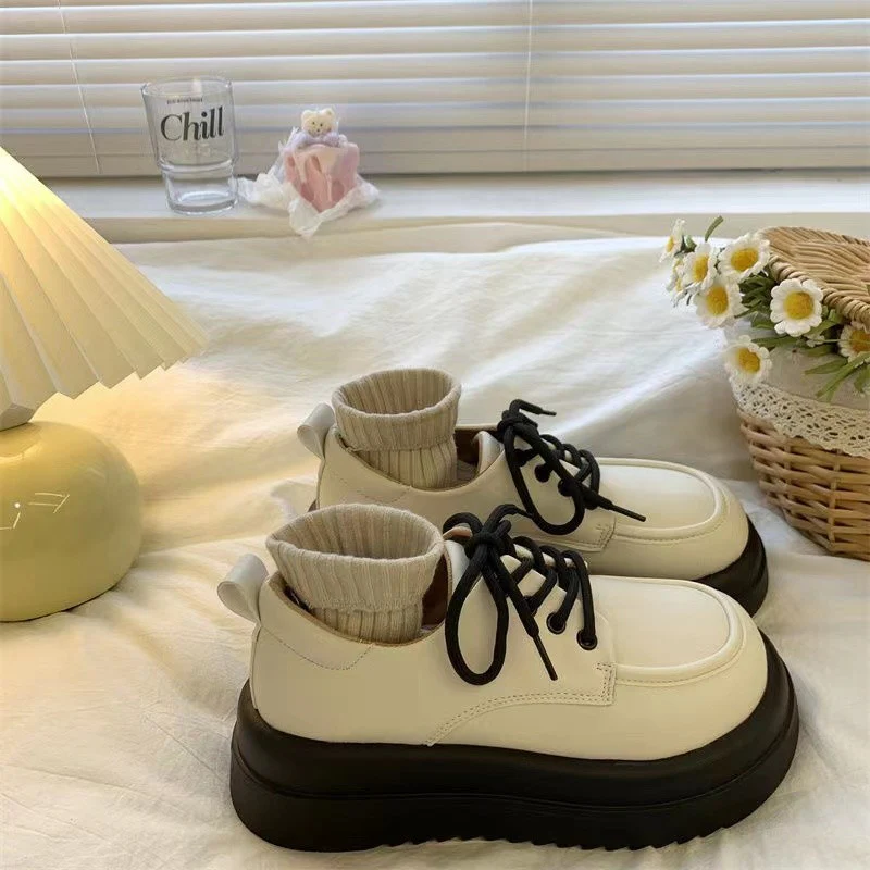 Damen Stilsichere Sneakers mit hohem Schaft von Heidi Mode - Image 4