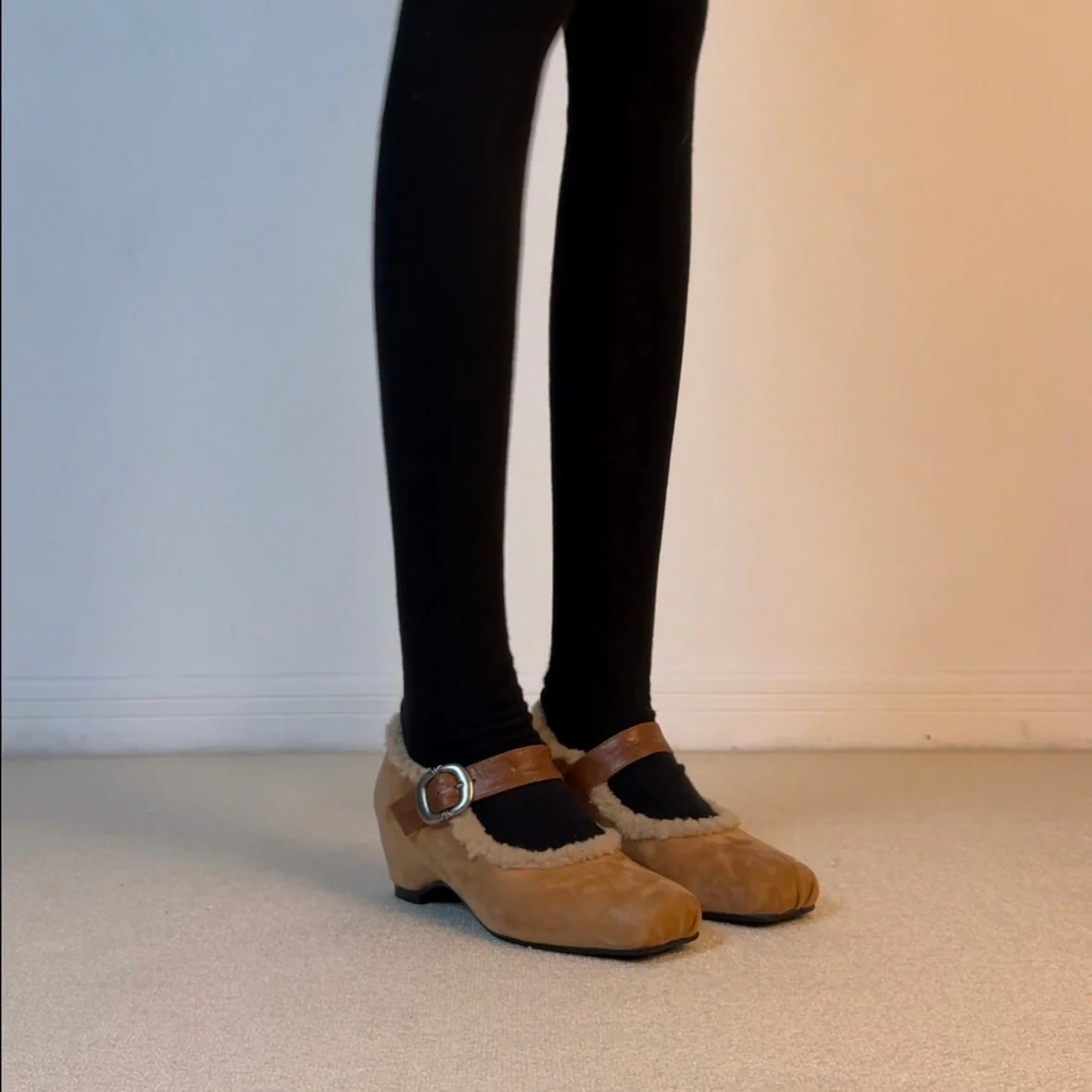 Damen stilvolle Hausschuhe mit Fleece Innenfutter Heidi Mode - Image 4