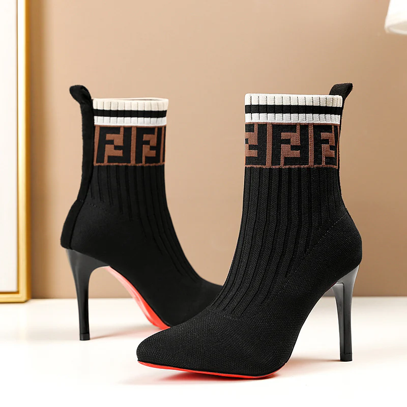 Damen Strumpfstiefel mit elegantem Absatz und markantem Logo-Design Heidi Mode - Image 6