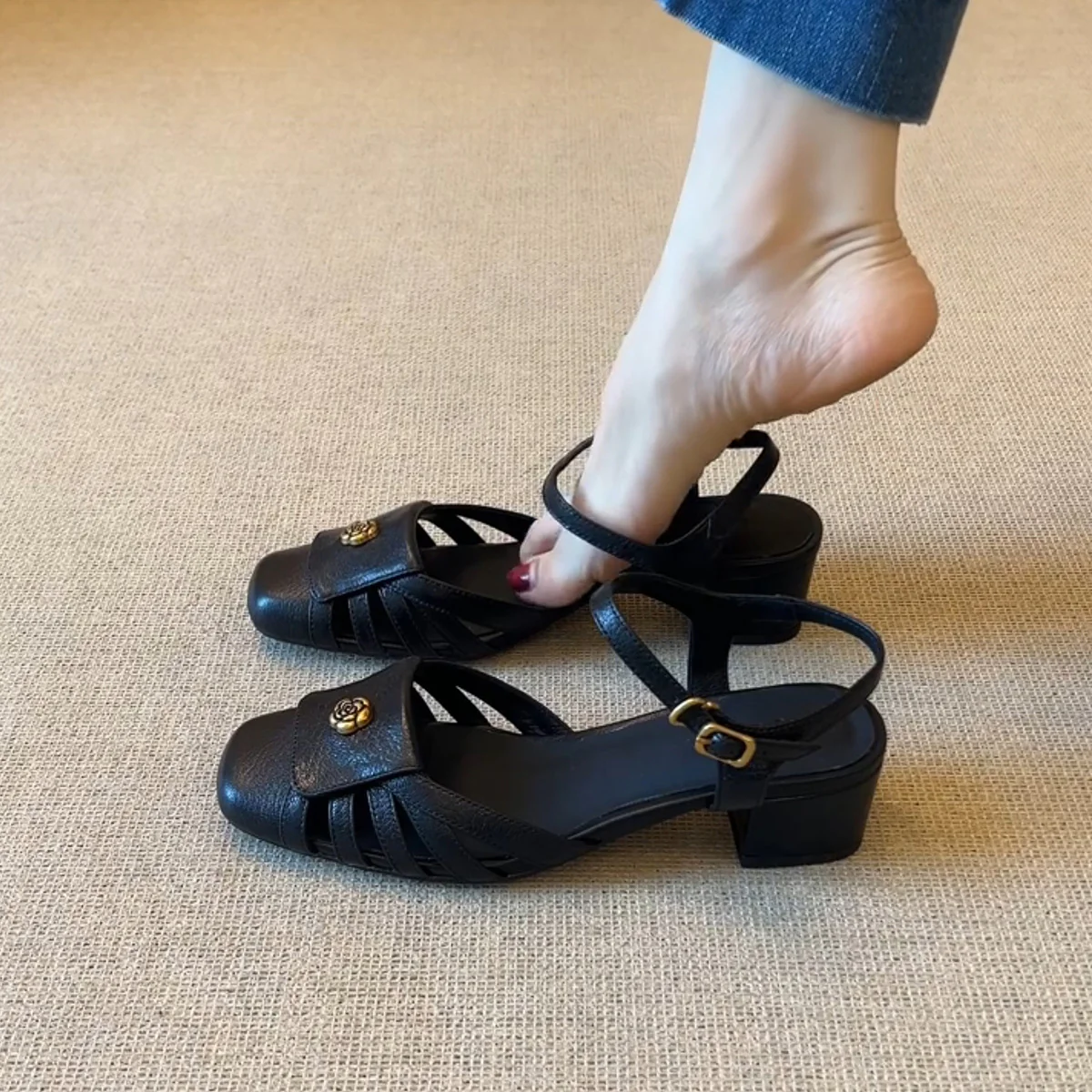 Damen Stylish Komfort-Sandalen mit eleganter Applikation Heidi Mode - Image 2