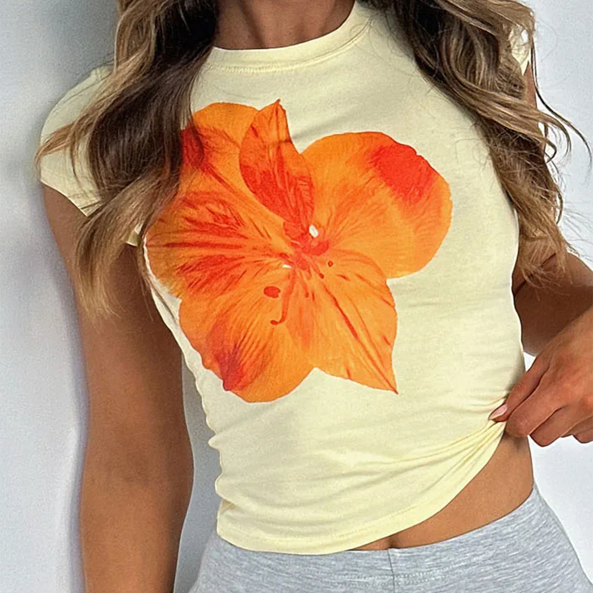 Damen T-Shirt mit Floralem Druck und Kurzem Schnitt Heidi-Mode - Image 6