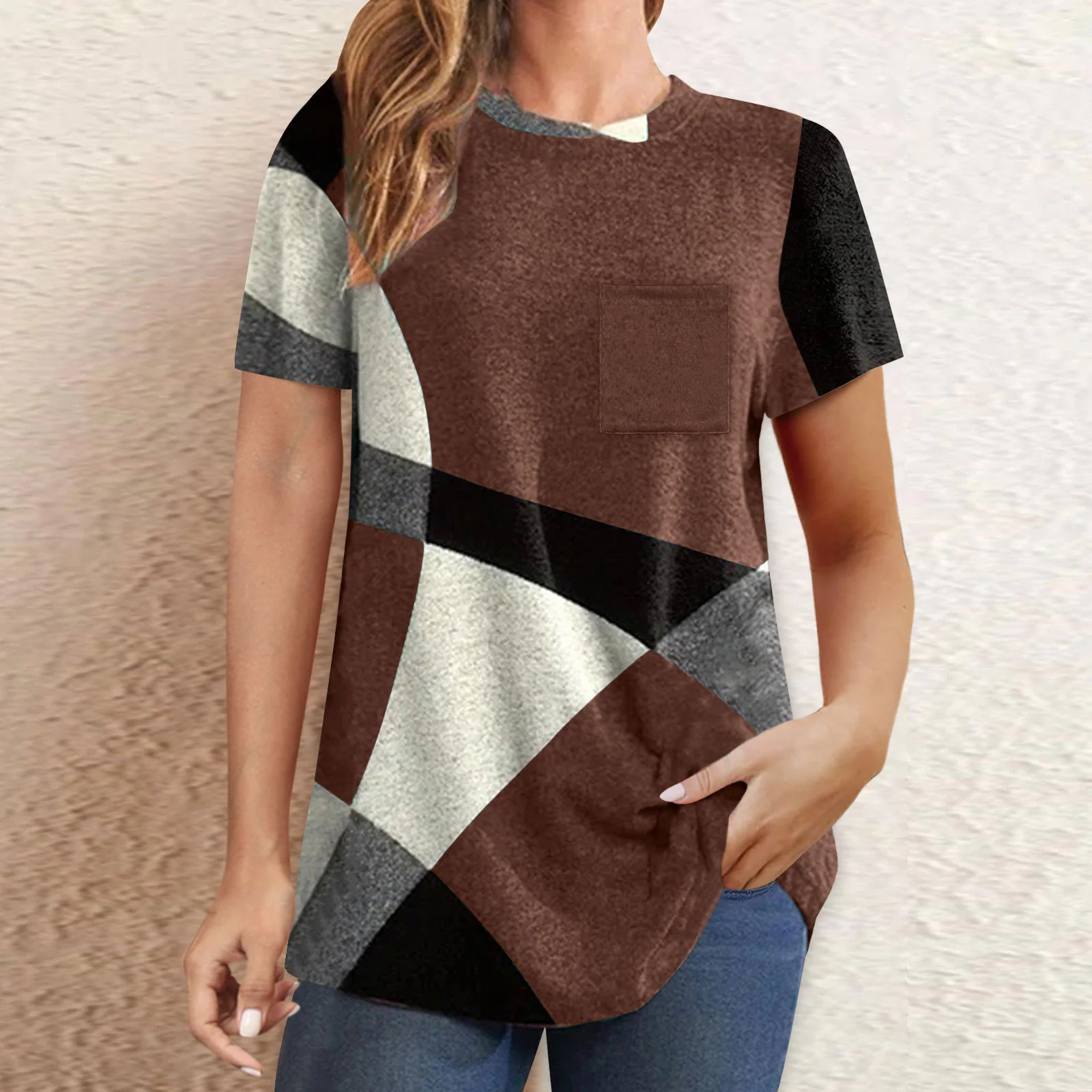 Damen T-Shirt mit modernem geometrischen Design und praktischer Brusttasche Heidi-Mode - Image 7