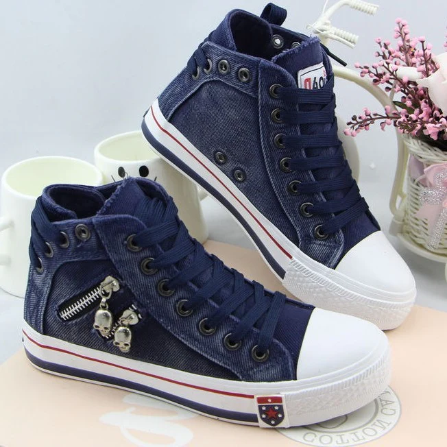 Damen trendige Hochtop-Sneaker mit modischen Totenkopf-Applikationen Heidi Mode - Image 2