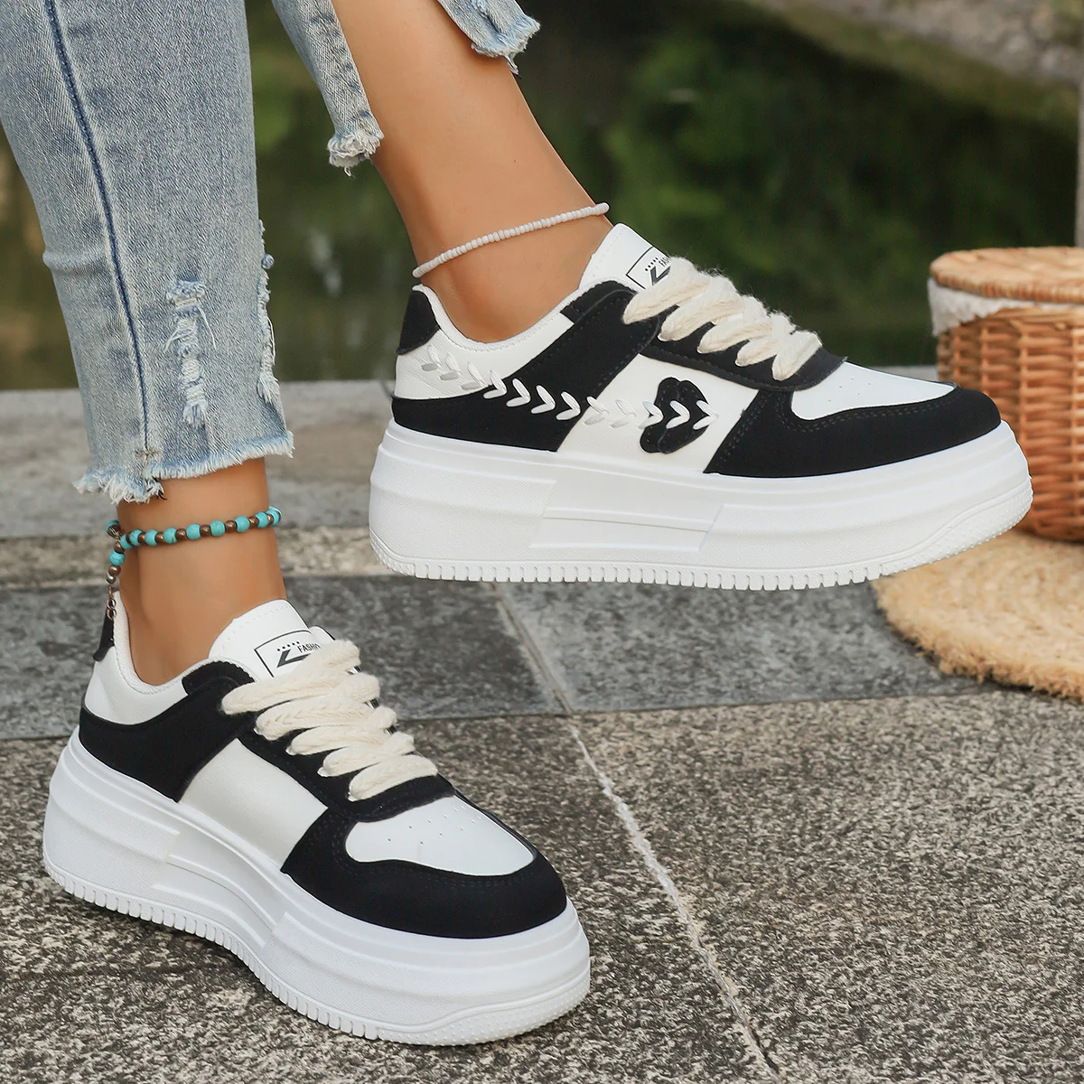 Damen Trendige Plateau-Sneaker mit modischen Akzenten Heidi Mode - Image 3