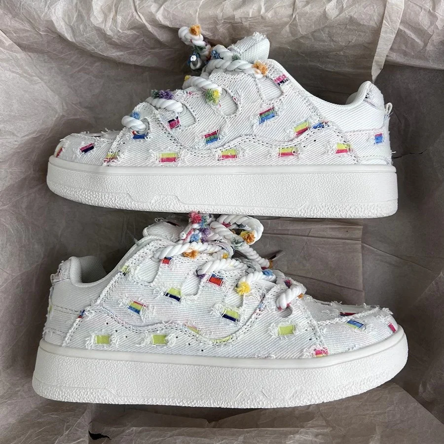 Damen Trendige Sneakers mit bunten Applikationen Heidi Mode - Image 3