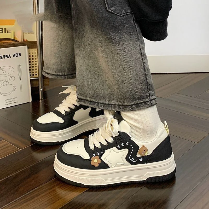 Damen Trendy Sneakers mit verspieltem Design und komfortablem Sohlenprofil Heidi Mode - Image 2