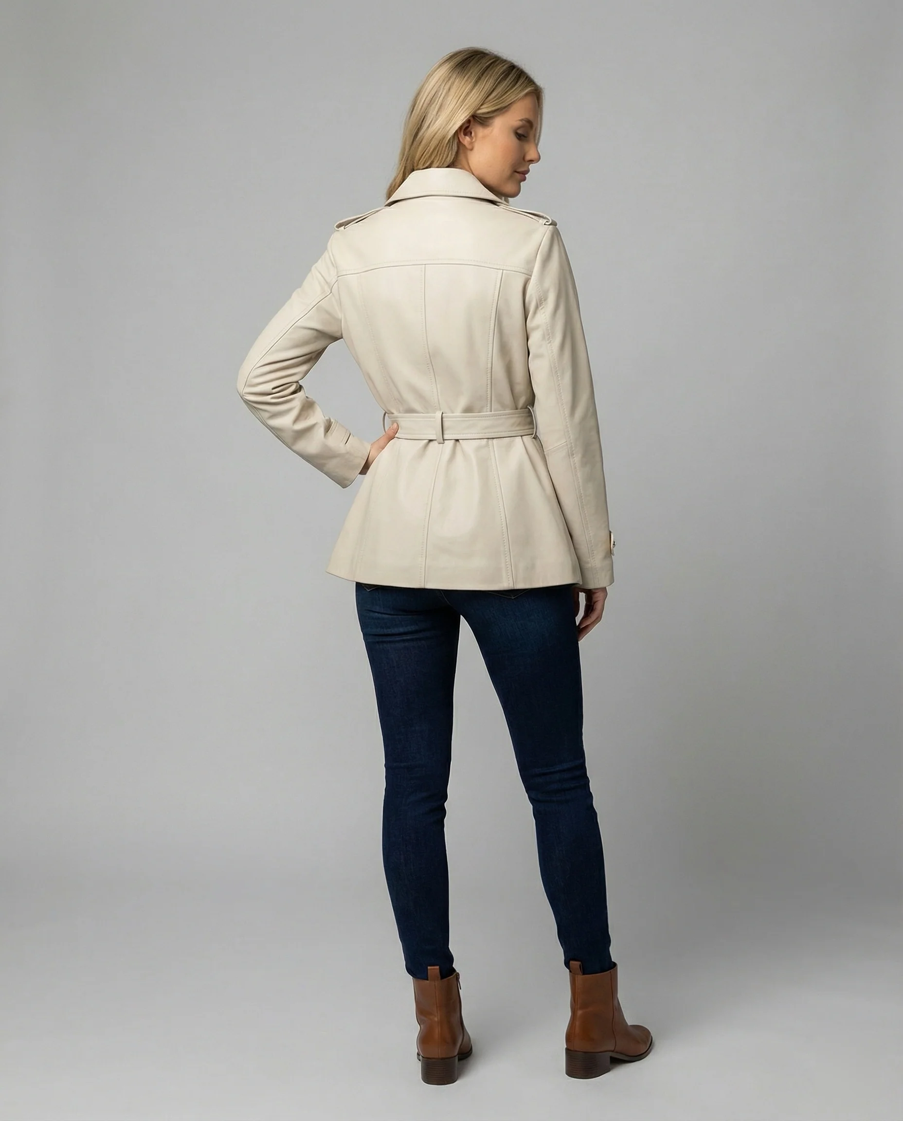 Damen übergangsjacke damen taillierter kurzer Trenchcoat mit Gürtel und doppelreihiger Knopfleiste Heidi-Mode - Image 4