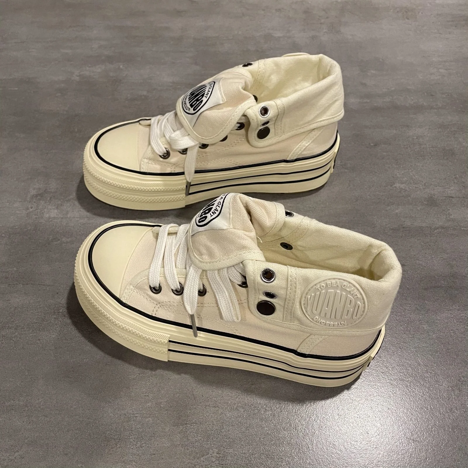 Damen Urbaner High-Top Sneaker mit stylischer Zierschnürung Heidi Mode - Image 6