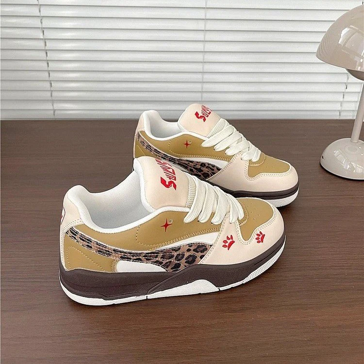 Damen Urbaner Sportlicher Sneaker mit kreativen Akzenten Heidi Mode - Image 2