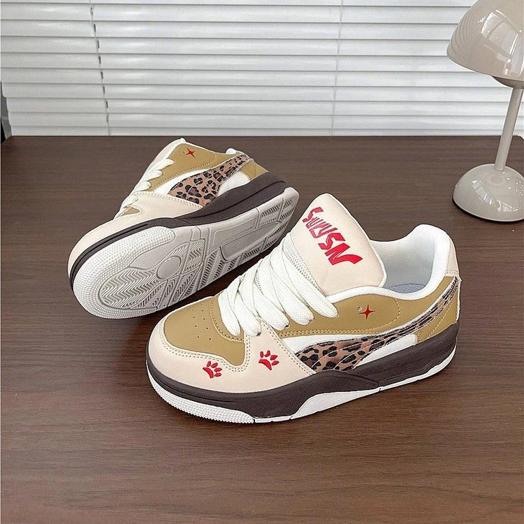 Damen Urbaner Sportlicher Sneaker mit kreativen Akzenten Heidi Mode - Image 4