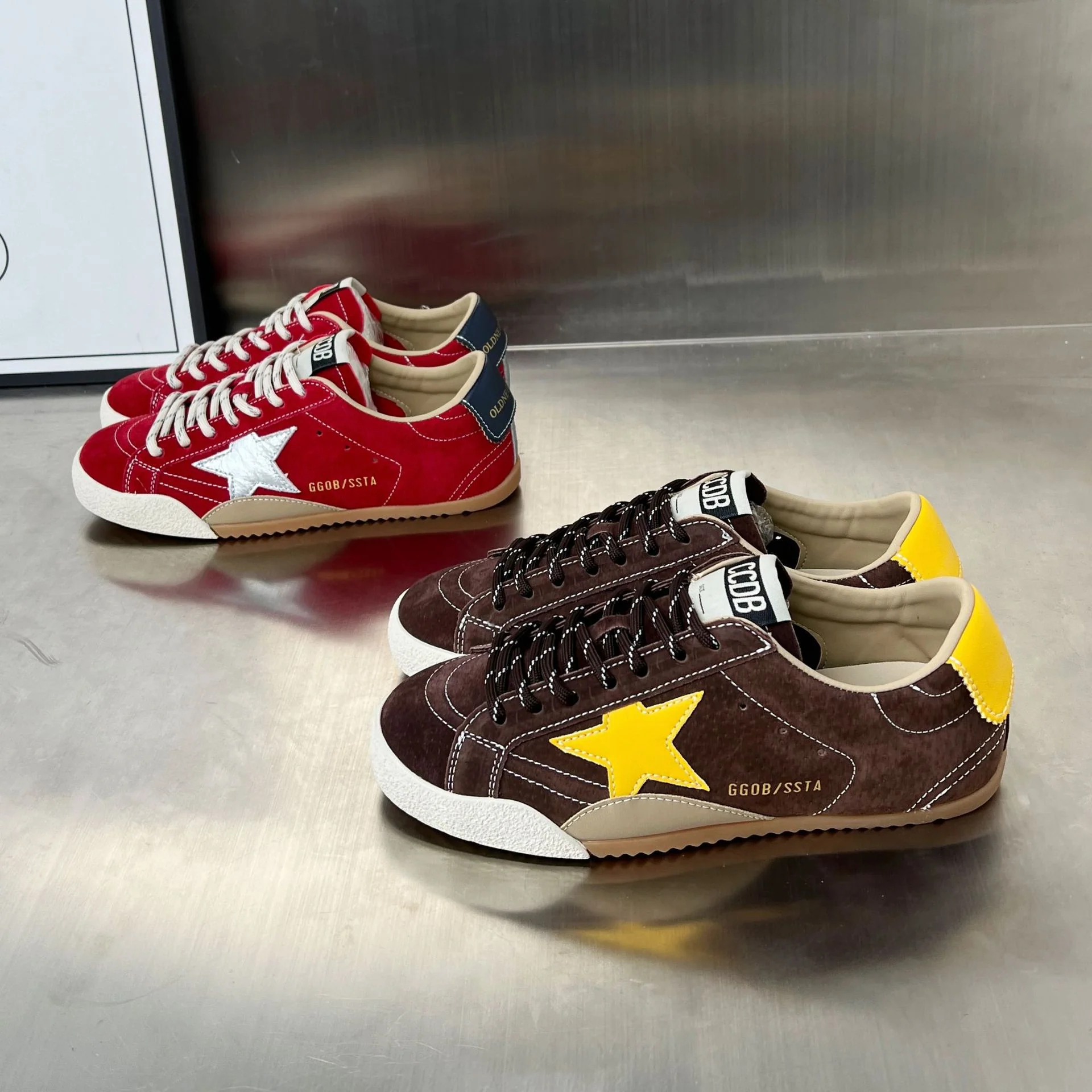 Damen Veloursleder Sneakers mit reflektierenden Akzenten und bequemer Sohle Heidi Mode - Image 3