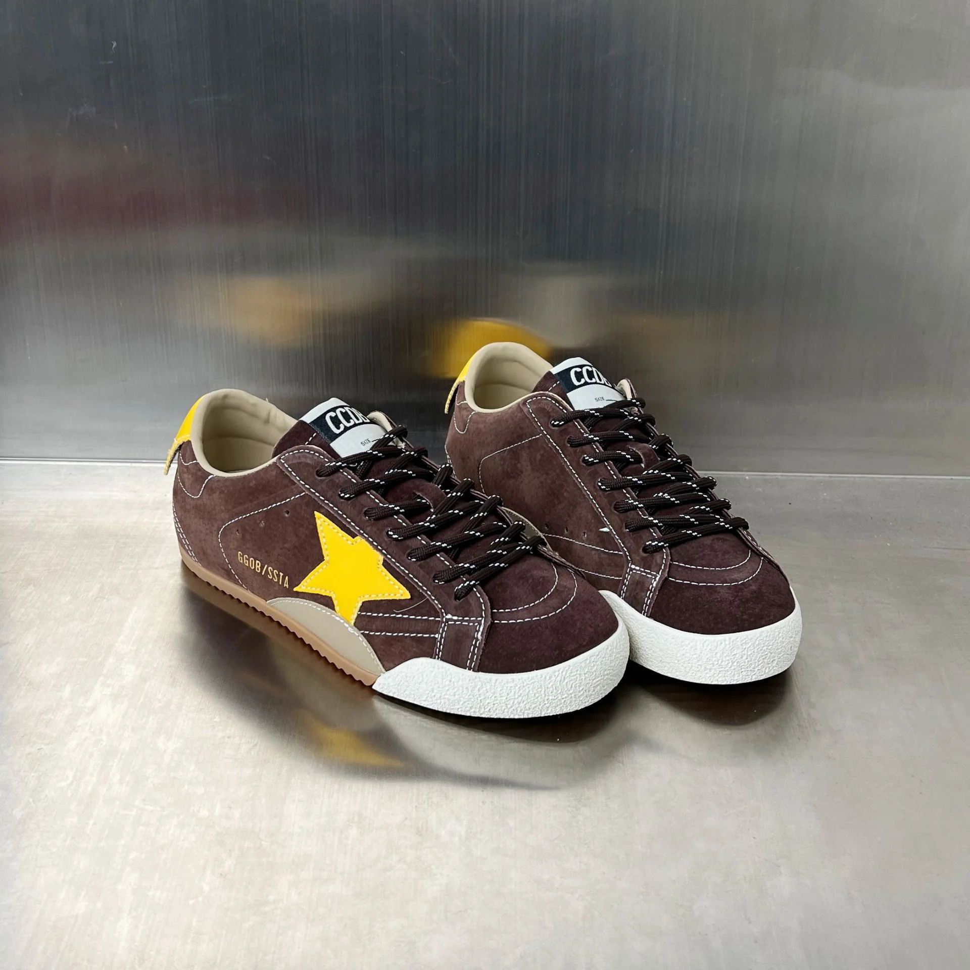 Damen Veloursleder Sneakers mit reflektierenden Akzenten und bequemer Sohle Heidi Mode - Image 4