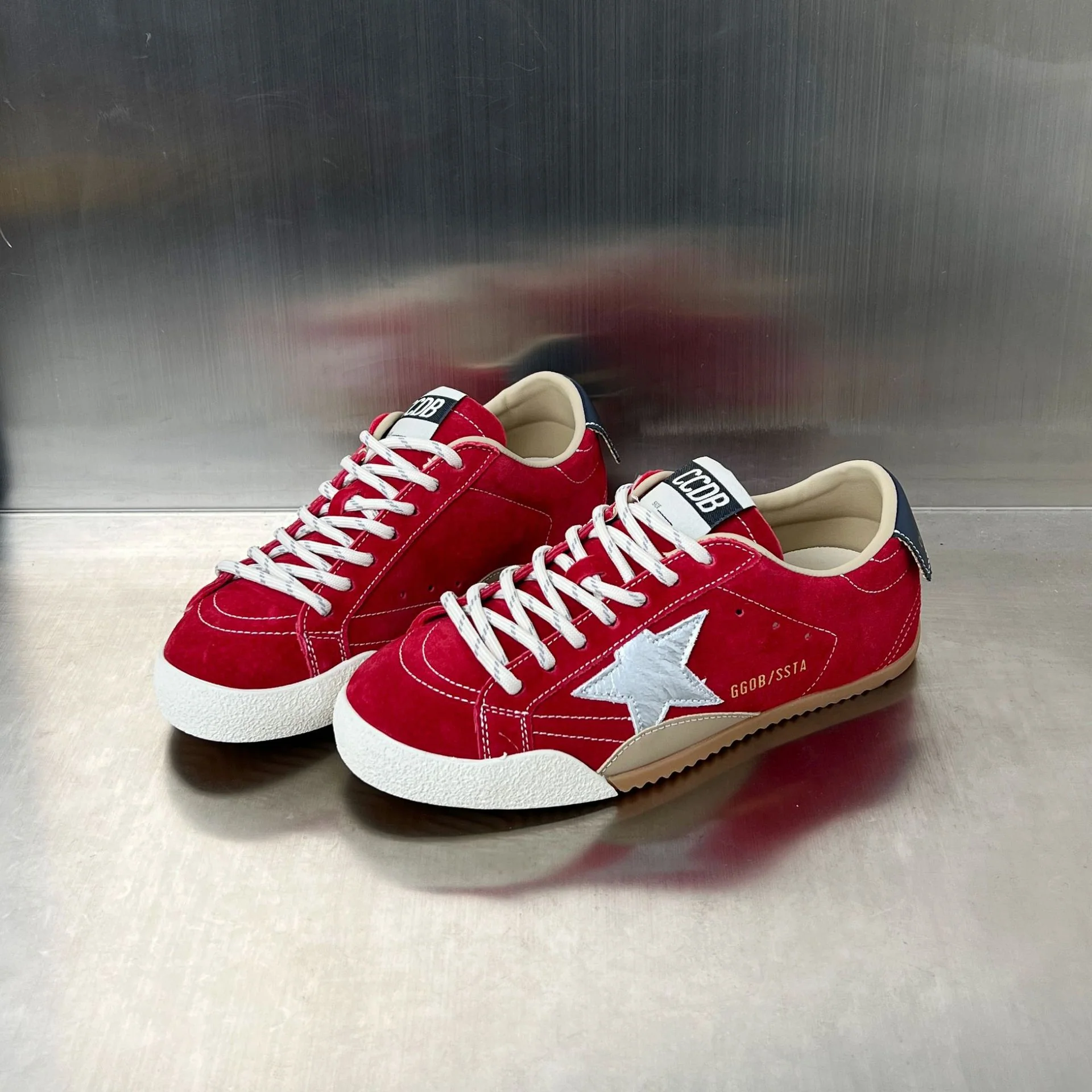 Damen Veloursleder Sneakers mit reflektierenden Akzenten und bequemer Sohle Heidi Mode - Image 6
