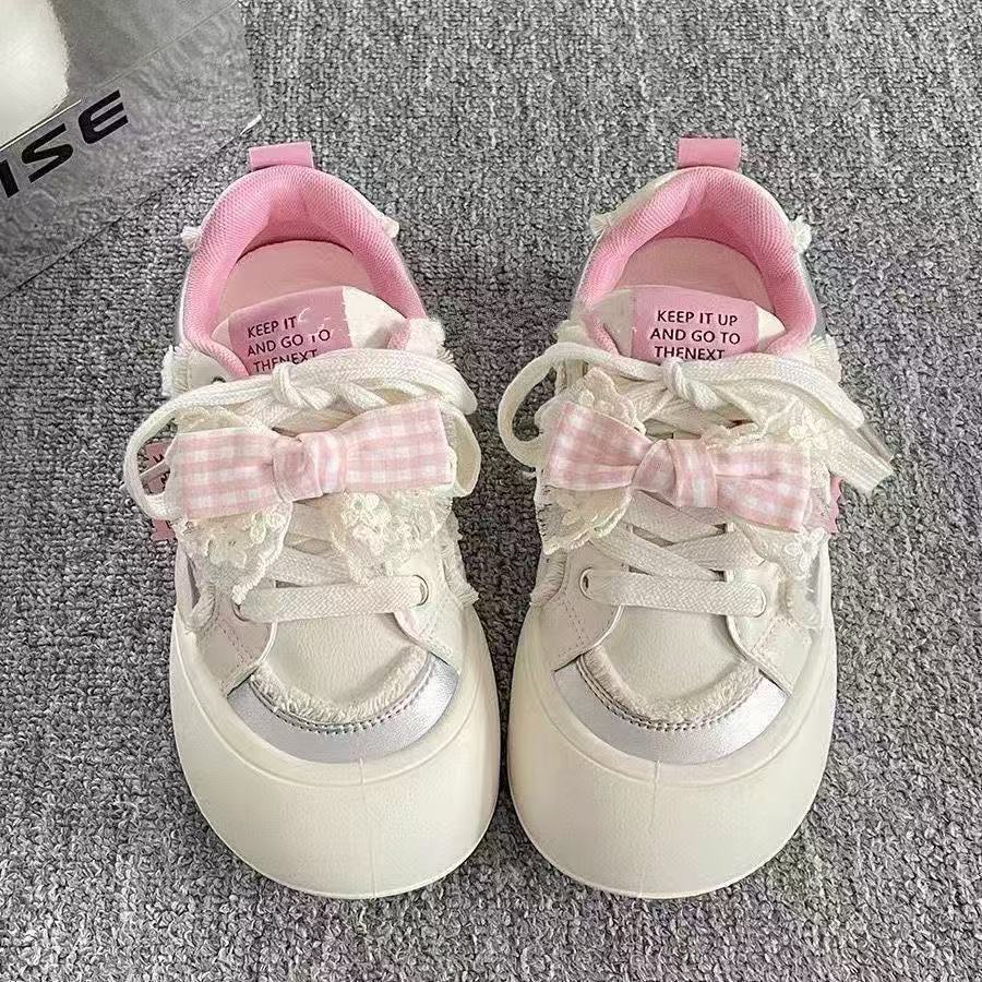 Damen verspielte Sneaker mit dekorativen Rüschen und komfortabler Dämpfung Heidi Mode - Image 4