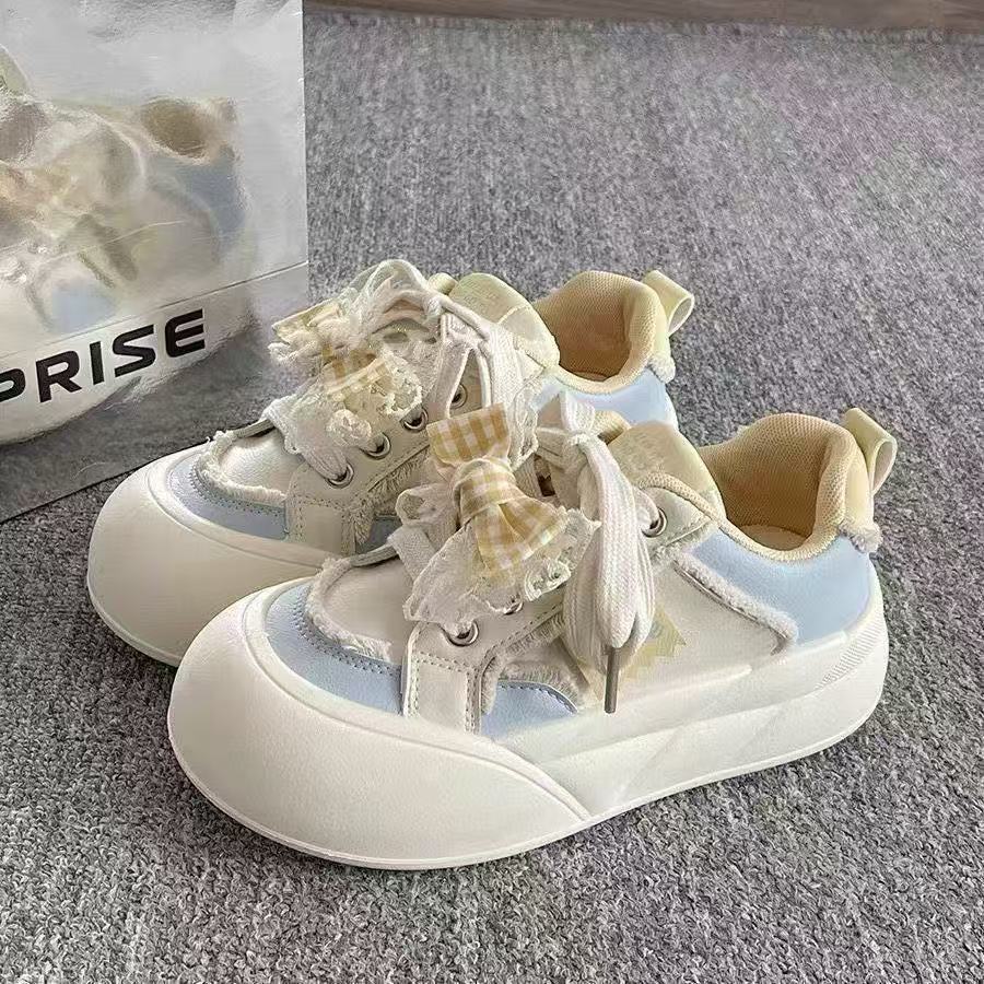 Damen verspielte Sneaker mit dekorativen Rüschen und komfortabler Dämpfung Heidi Mode - Image 5