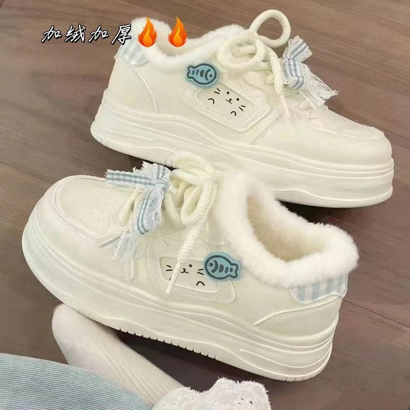 Damen Verspielte Sneakers mit einzigartiger Katzenapplikation Heidi Mode - Image 2