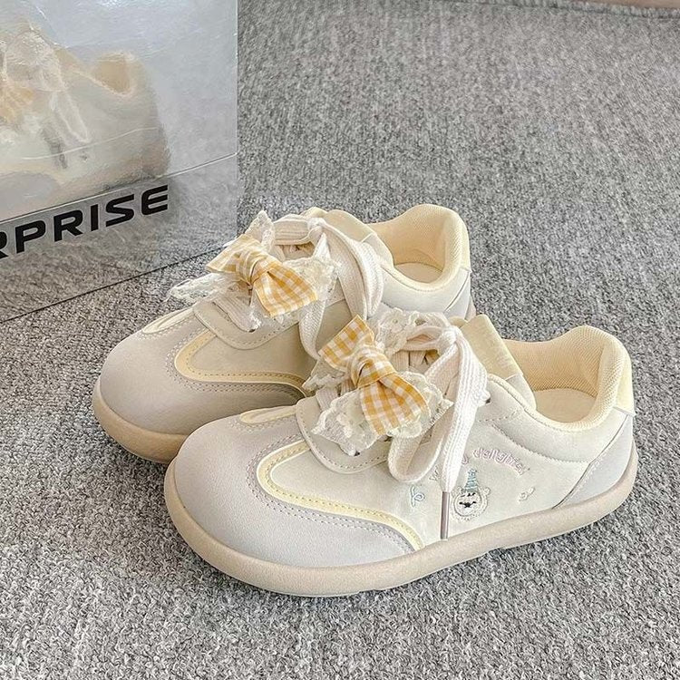 Damen Verspielte Sneakers mit Rüschendetail und bequemer Dämpfung Heidi Mode - Image 2