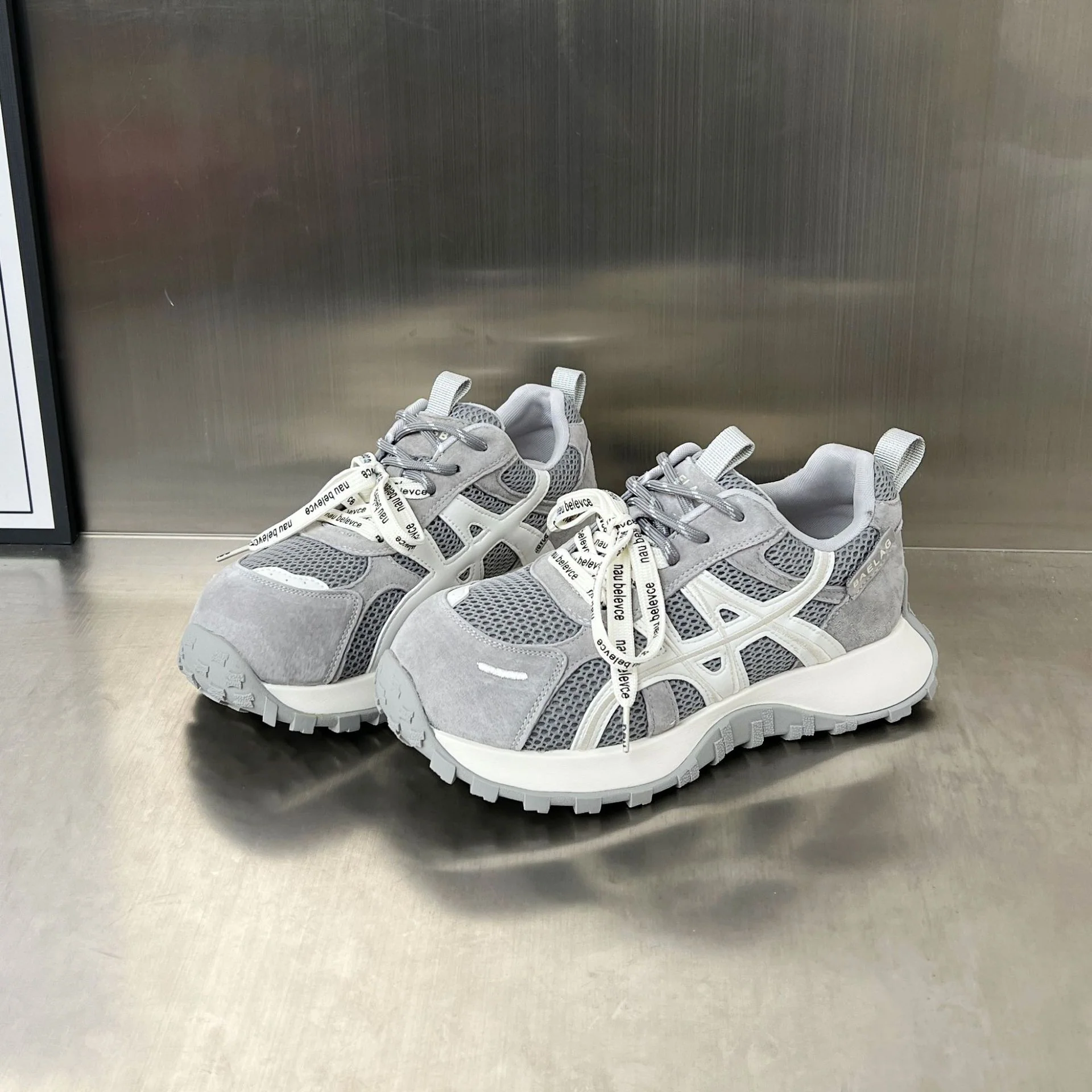 Damen vielseitige Sport Sneakers mit atmungsaktivem Mesh und robustem Obermaterial Heidi Mode - Image 2