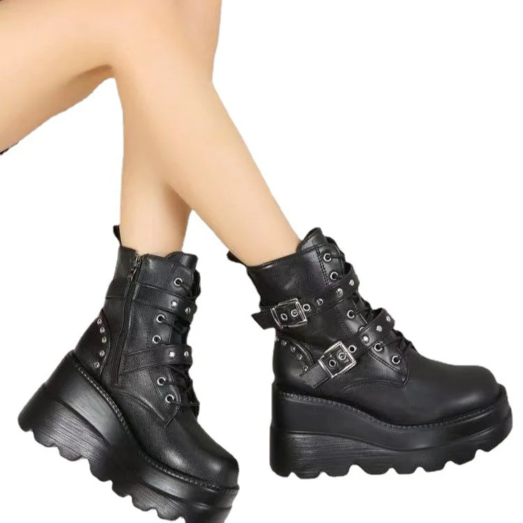 Damen Wedge-Stiefeletten mit dekorativen Schnallen und robuster Profilsohle Heidi Mode - Image 5