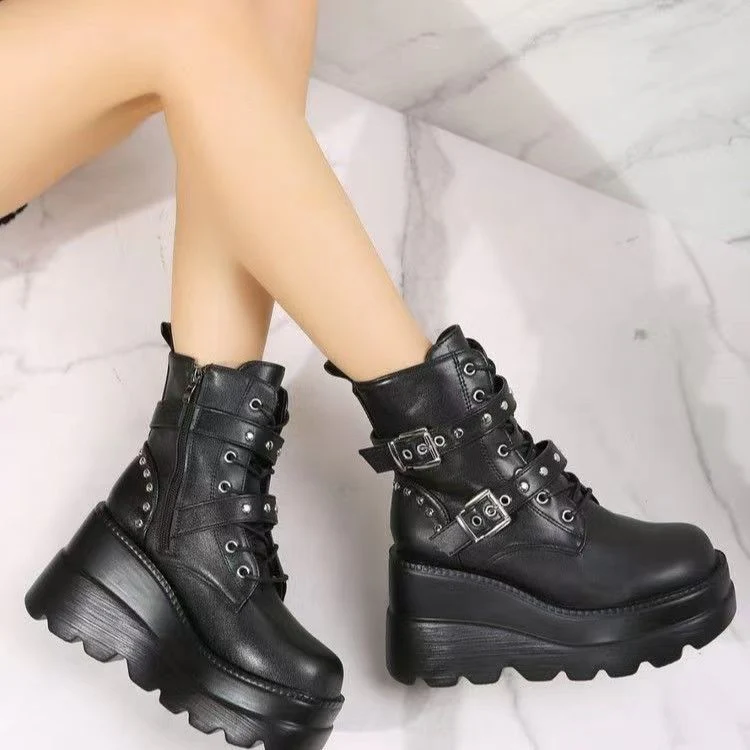Damen Wedge-Stiefeletten mit dekorativen Schnallen und robuster Profilsohle Heidi Mode - Image 6