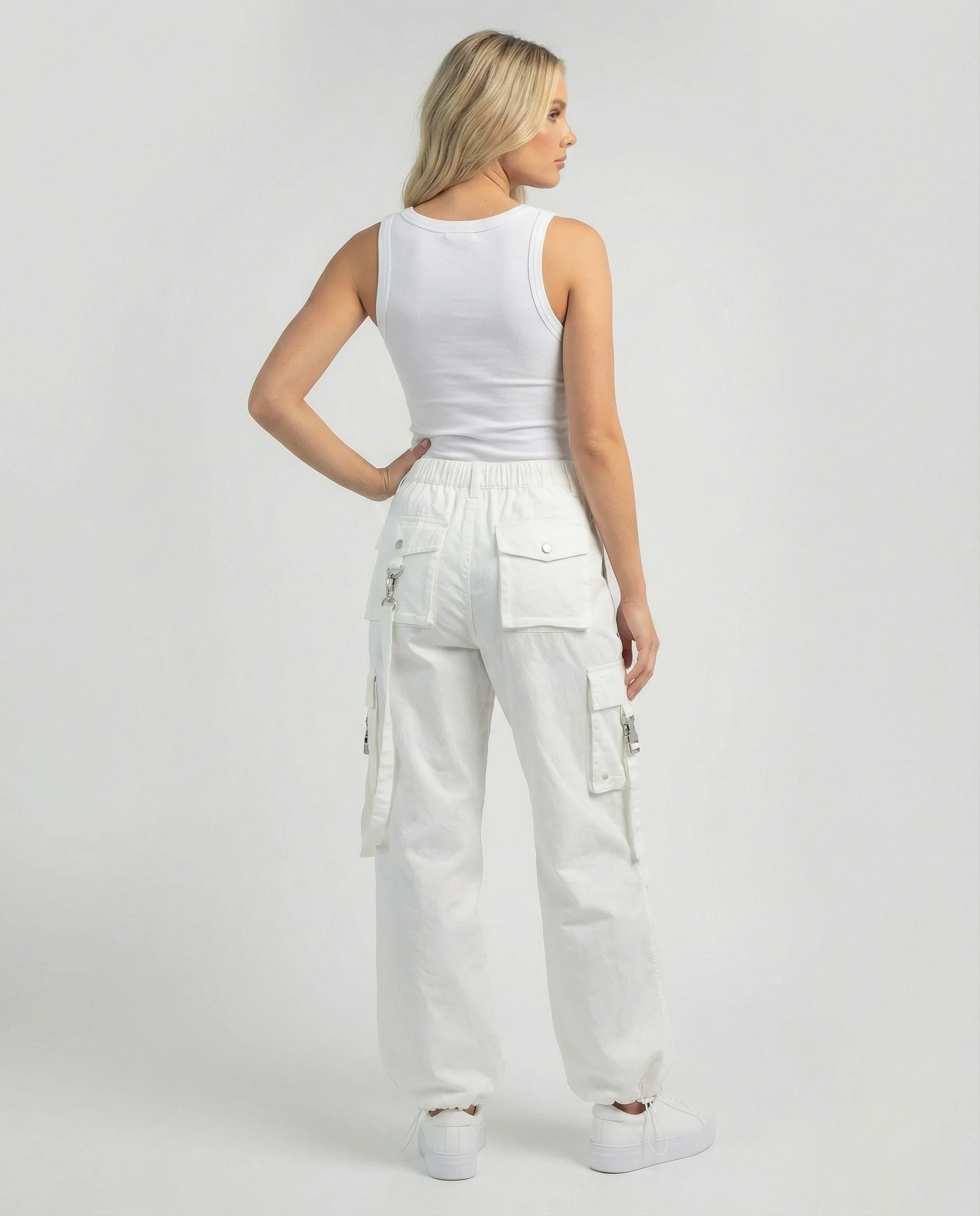 Damen weite Ballon-Cargo-Palazzohose mit seitlichen Klapptaschen Ösen- und Schnallenapplikationen Kordelbund Heidi-Mode - Image 4