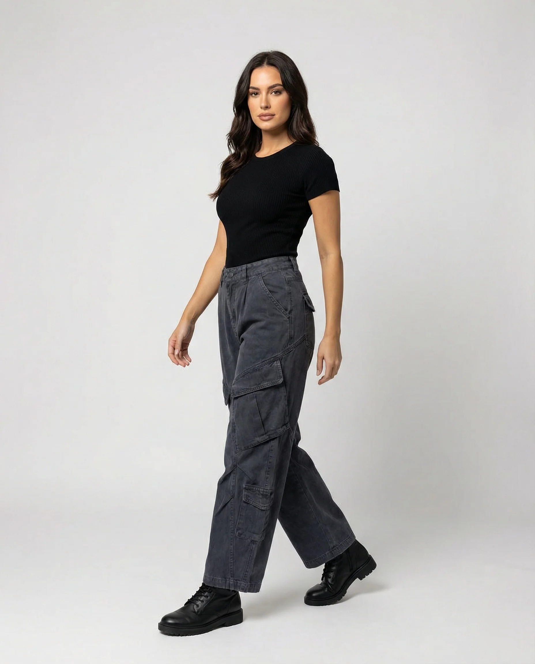 Damen weite Cargohose im Utility-Stil mit überlappenden Klappentaschen und markanter Nahtstruktur Heidi-Mode - Image 2