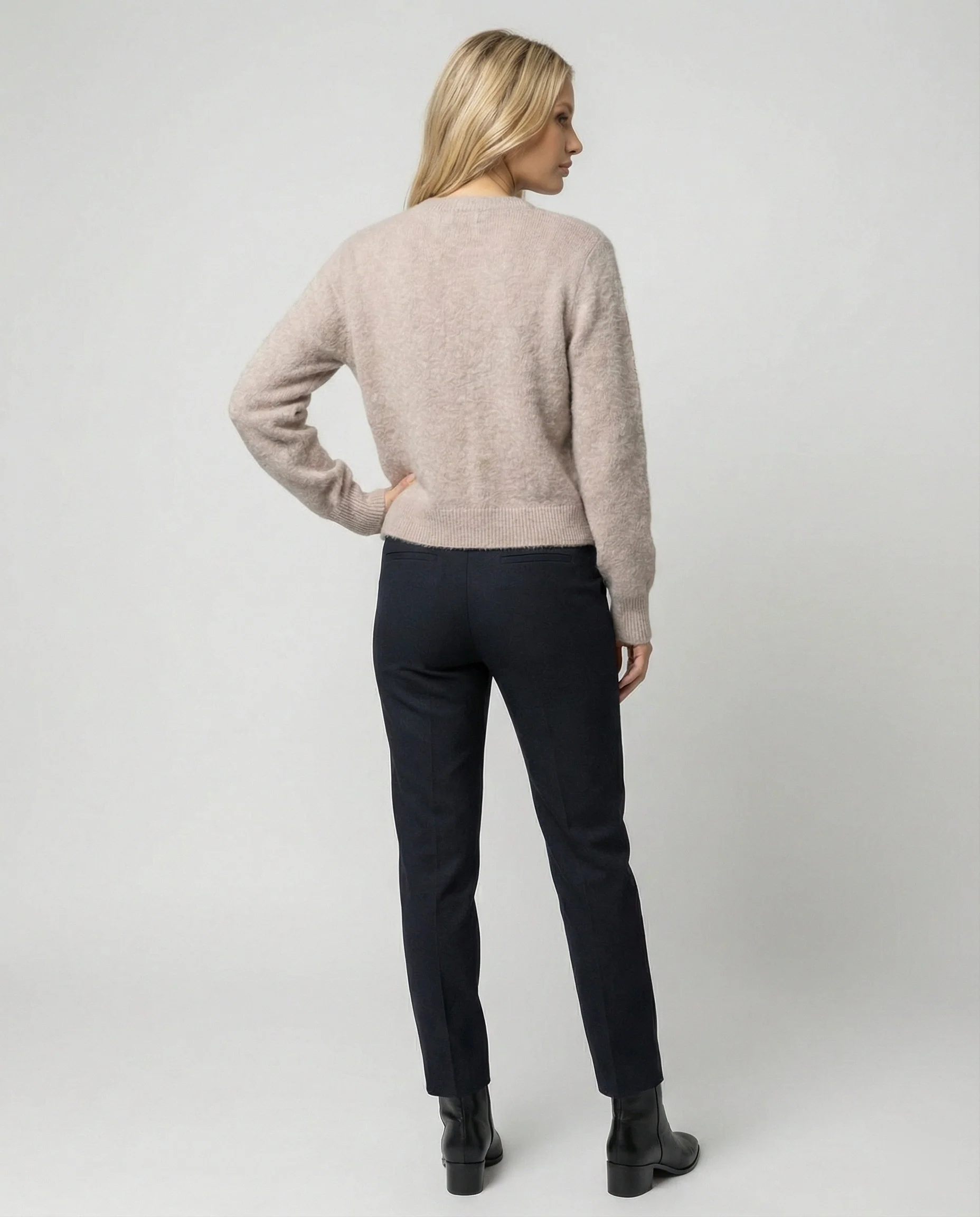 Eleganter Damen Strickcardigan aus weichem gebürstetem Kaschmir für den Herbst - Image 4