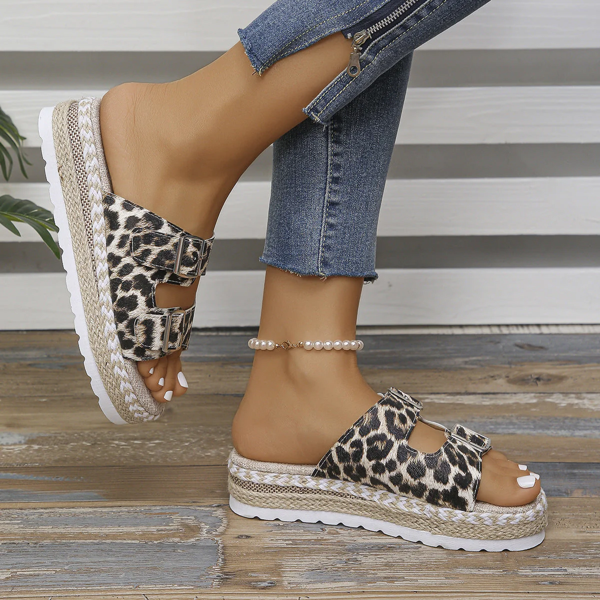 Damen Plattform-Slidesandalen mit Doppelter Schnallen-Design Heidi-Mode - Image 6