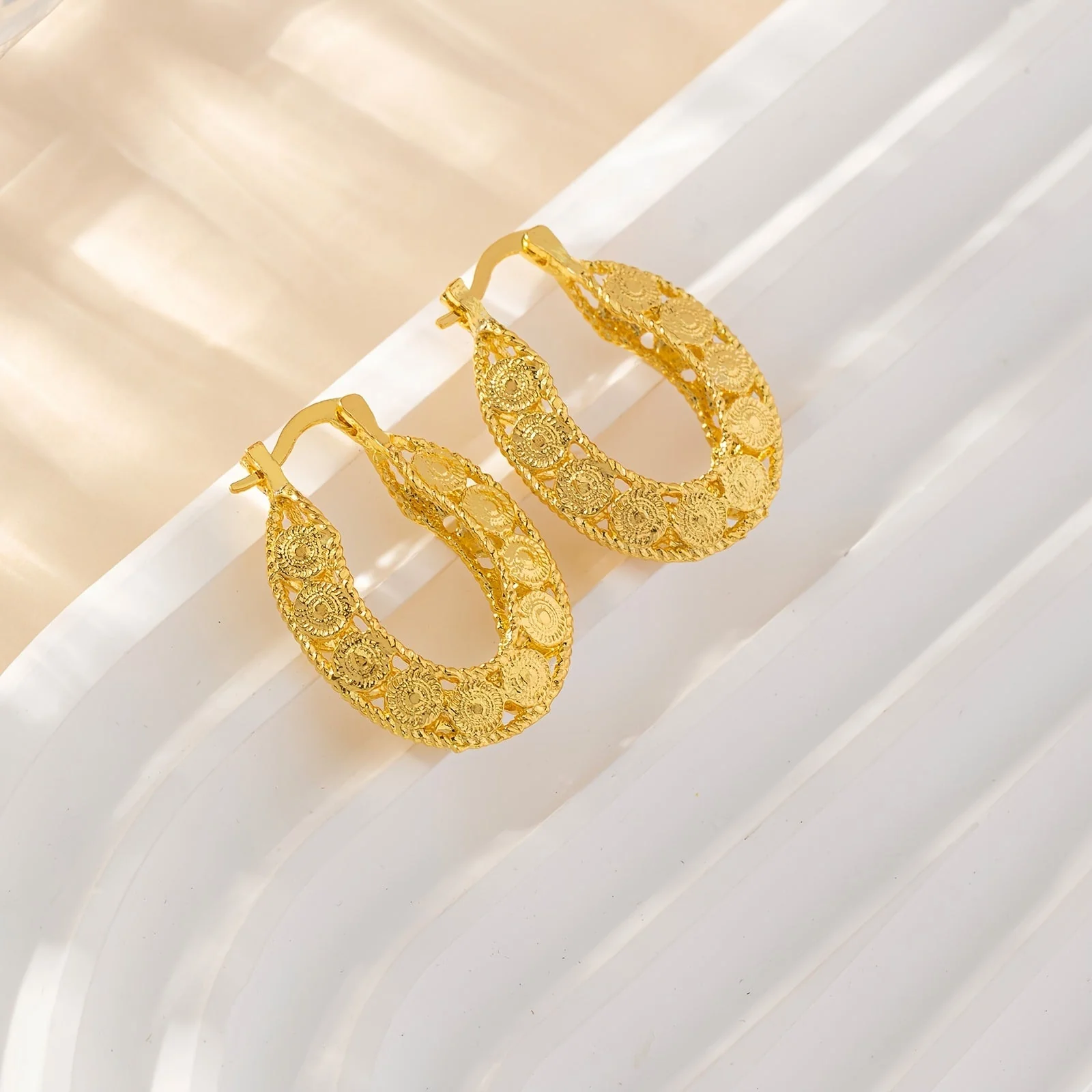 Heidi-Mode | 14Kt Gold Einzigartige Gold Filigrane Chunky Creolen - Image 2