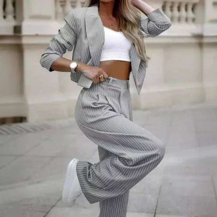 Heidi-Mode | 2 Teiliges Blazeranzug und Weite Hose für Damen - Image 3