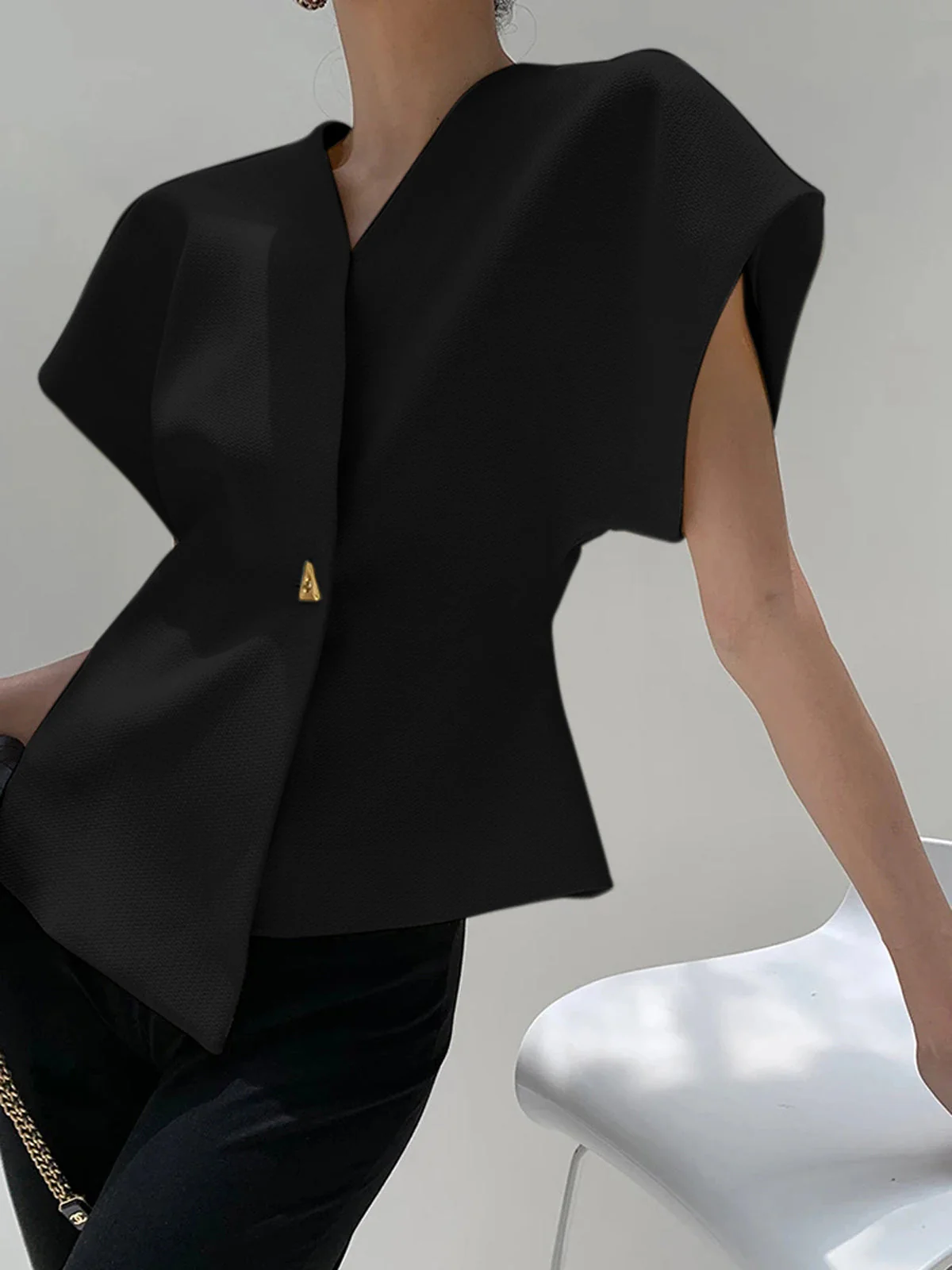 Heidi-Mode | Asymmetrisches Oberteil mit V-Ausschnitt und Leichtem Stoff für Frauen - Image 11