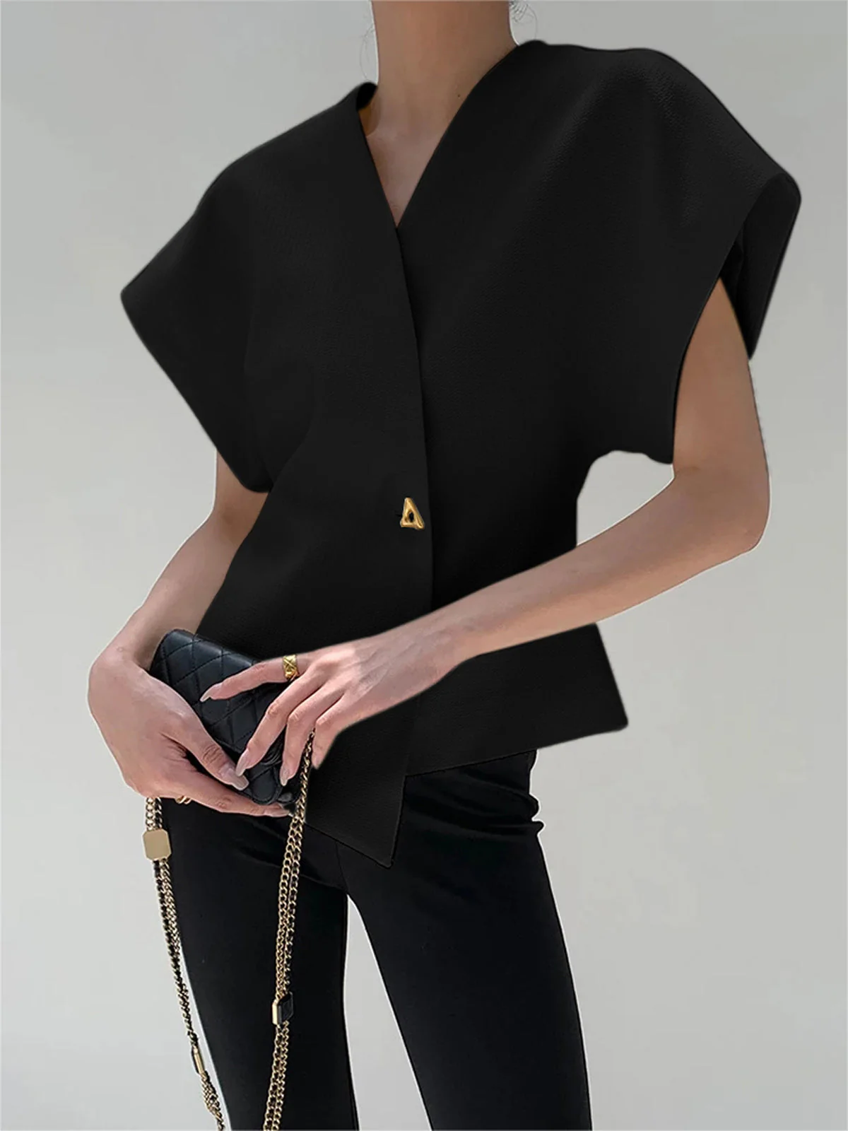 Heidi-Mode | Asymmetrisches Oberteil mit V-Ausschnitt und Leichtem Stoff für Frauen - Image 5