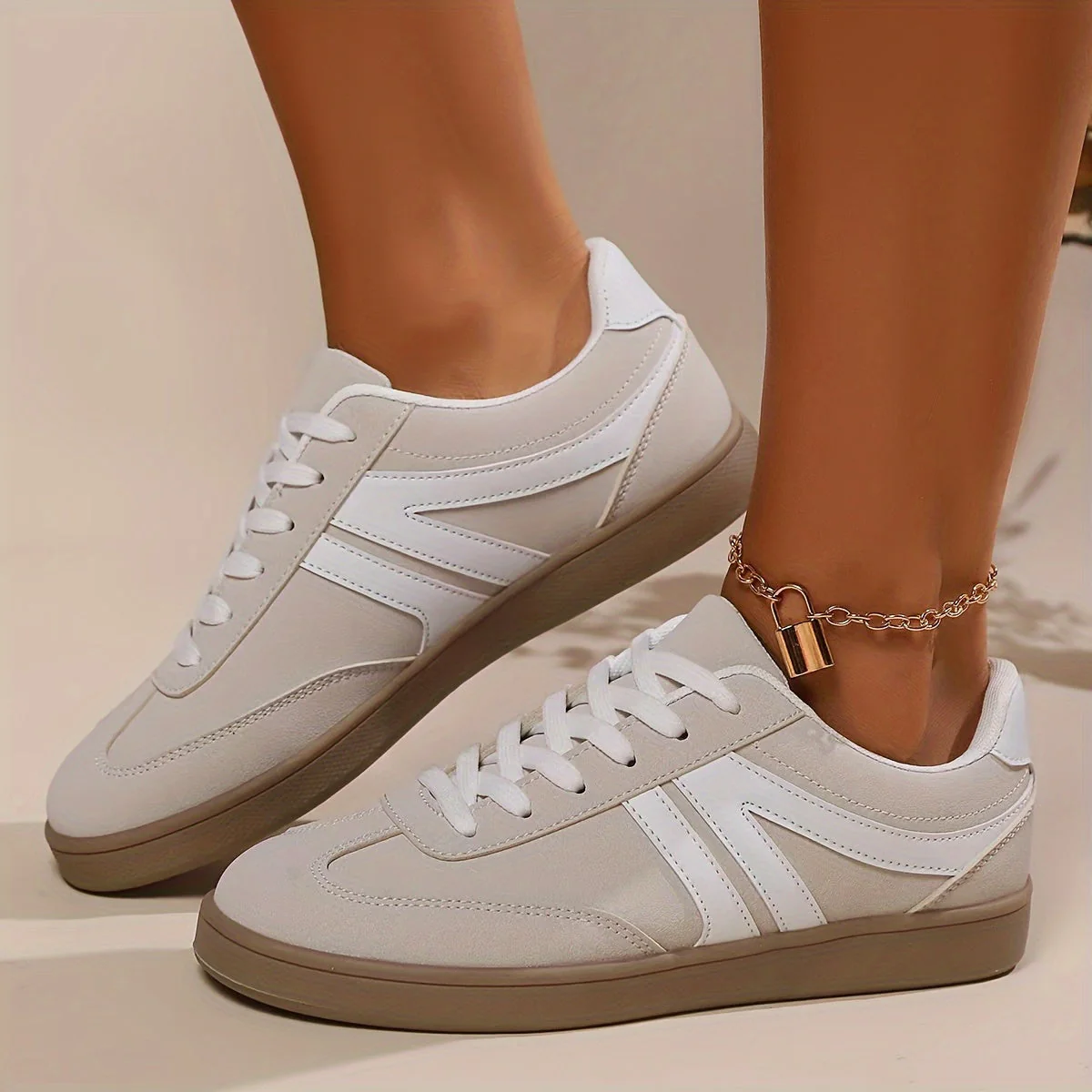 Heidi-Mode | Bequeme Damensneaker In Einfarbigen Farben - Image 3