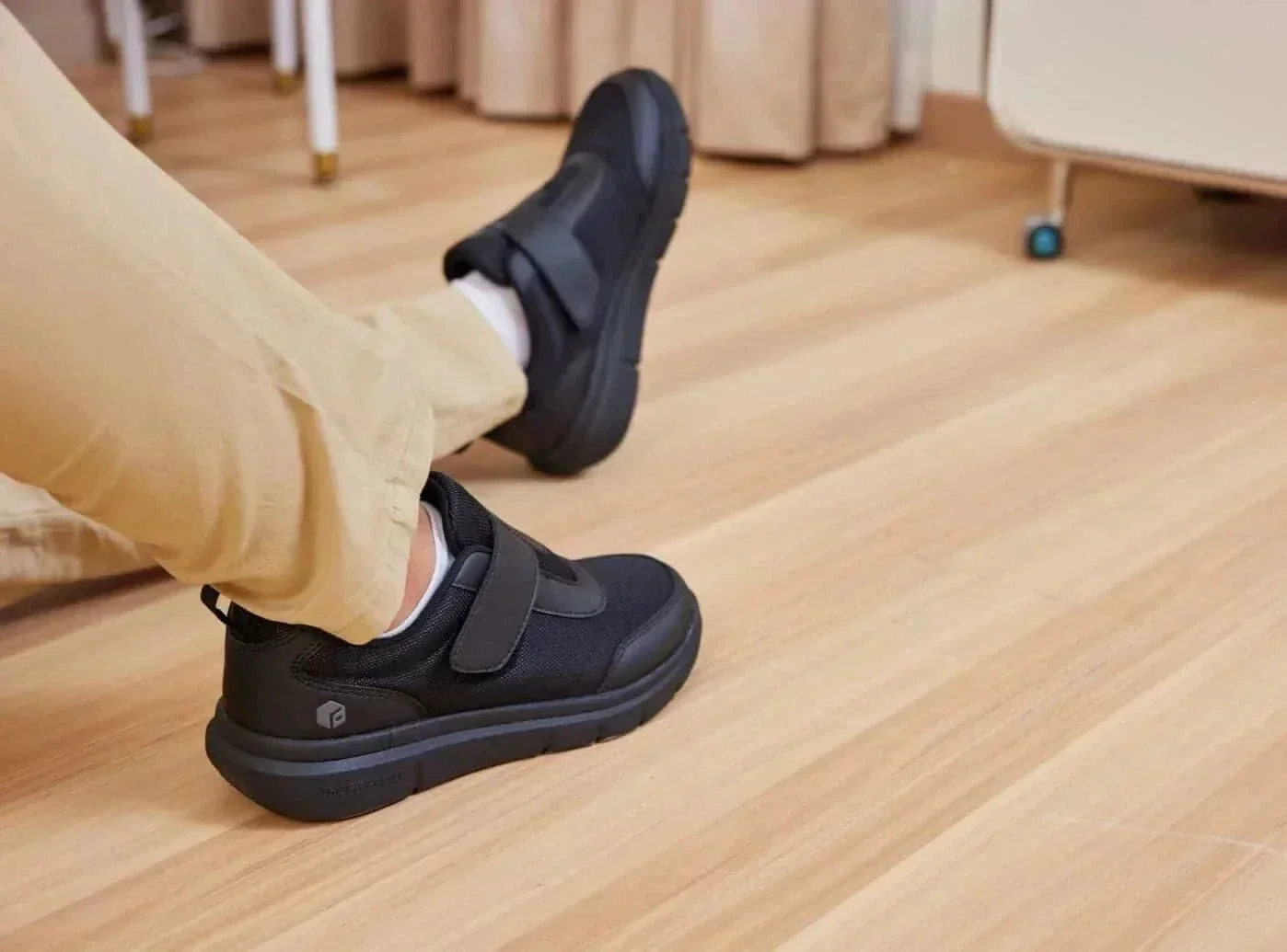 Heidi-Mode | Bequeme Herrenschuhe mit Strapease V4 für Diabetiker - Image 4