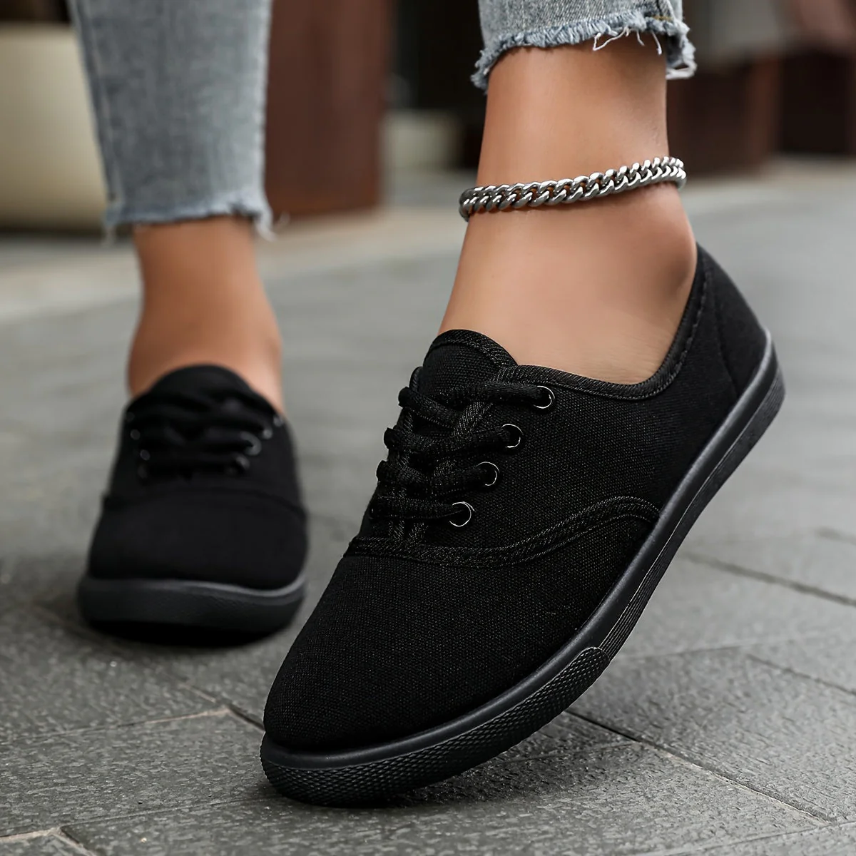 Heidi-Mode | Bequeme Niedrige Canvas Schnürschuhe - Image 4
