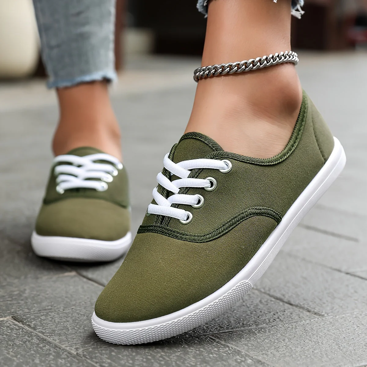 Heidi-Mode | Bequeme Niedrige Canvas Schnürschuhe - Image 5