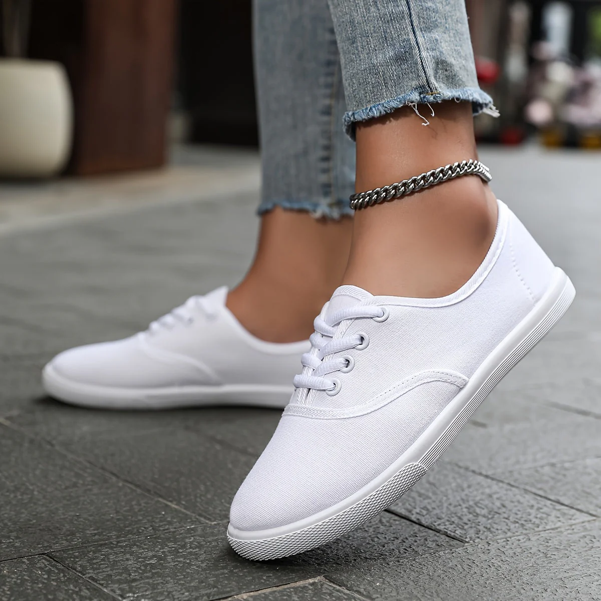 Heidi-Mode | Bequeme Niedrige Canvas Sneakers In Weiß - Image 2